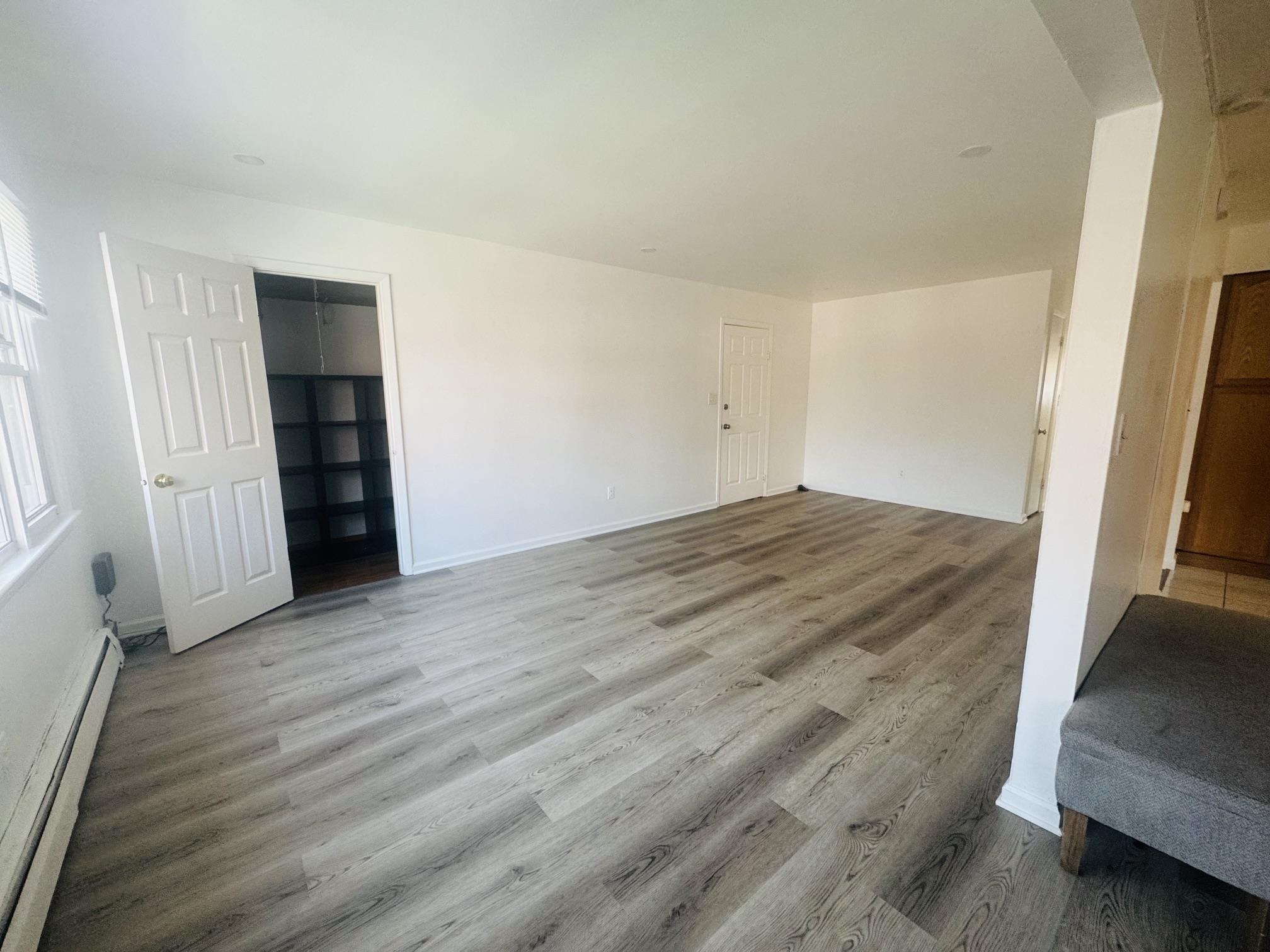 121 Mallory Ave 3 Property Photo 6