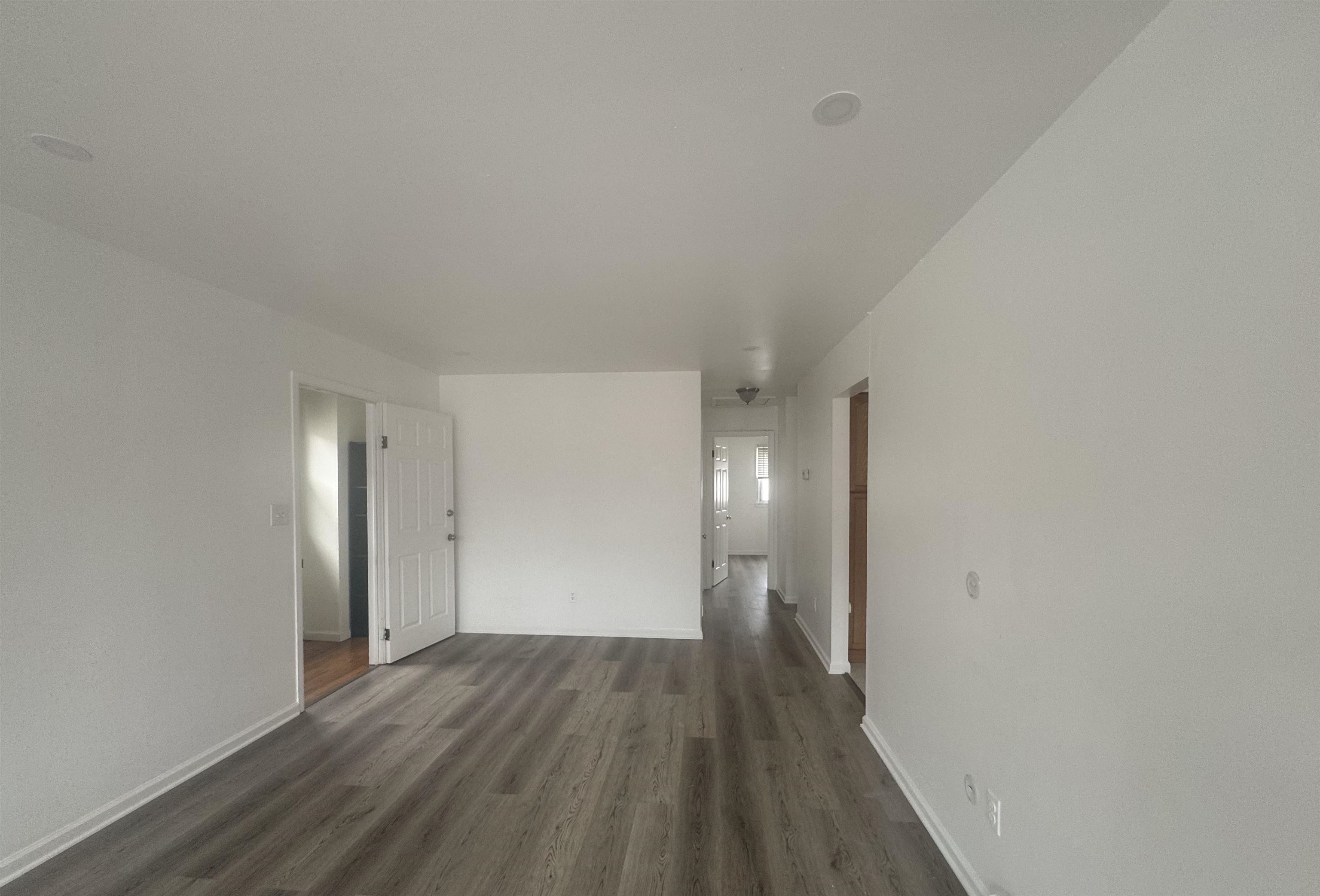 121 Mallory Ave 3 Property Photo 8