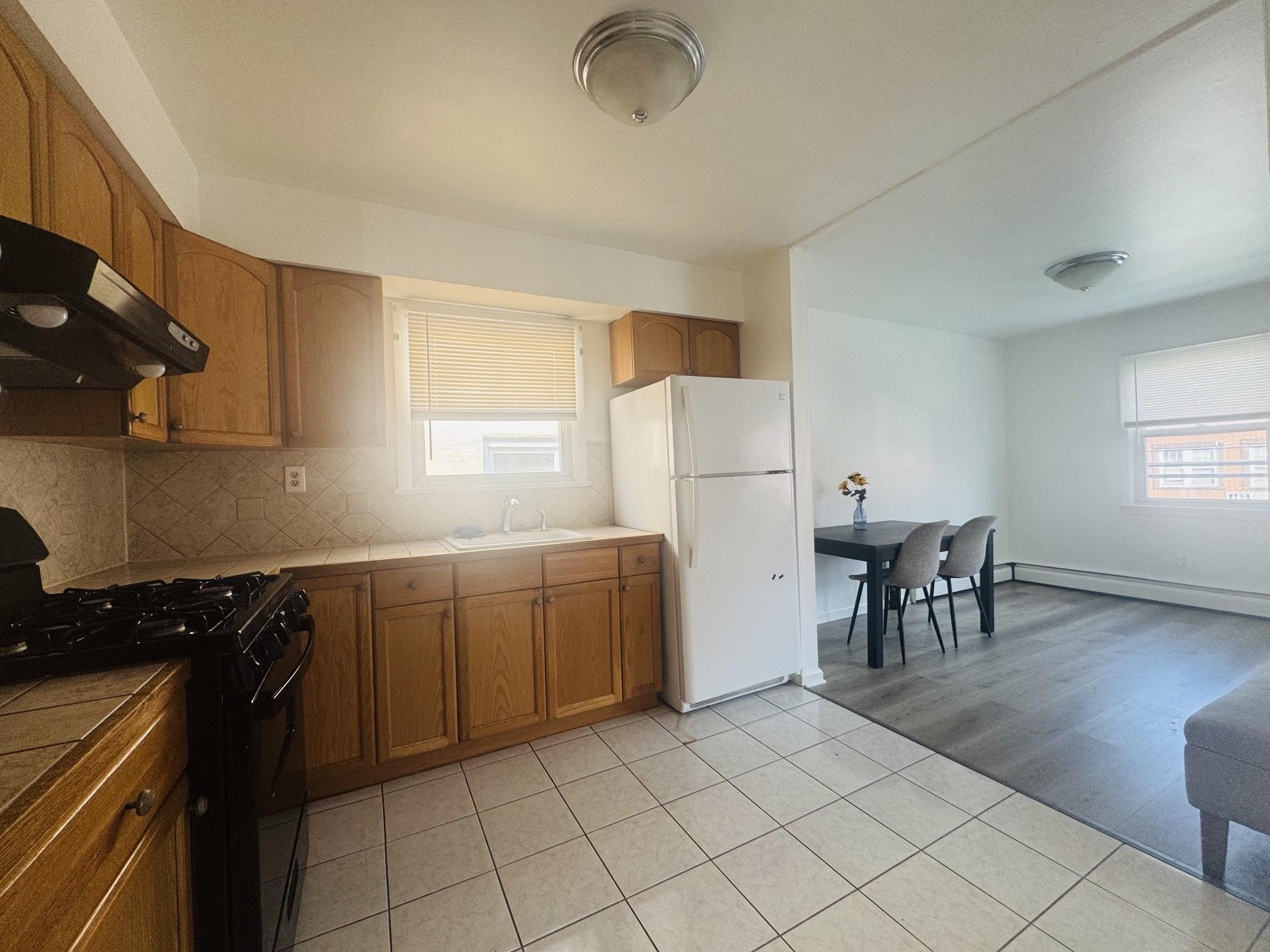 121 Mallory Ave 3 Property Photo 10