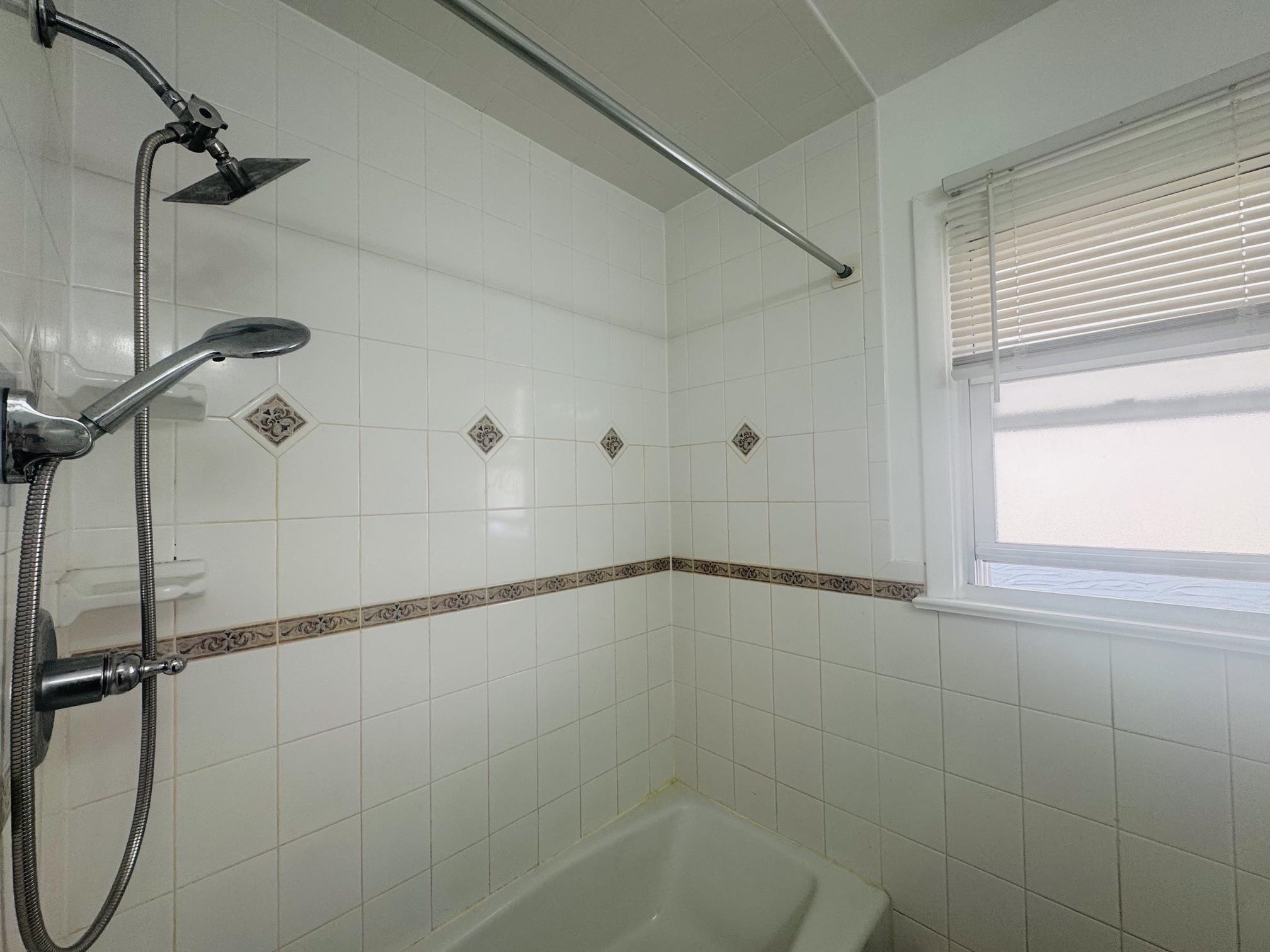 121 Mallory Ave 3 Property Photo 16