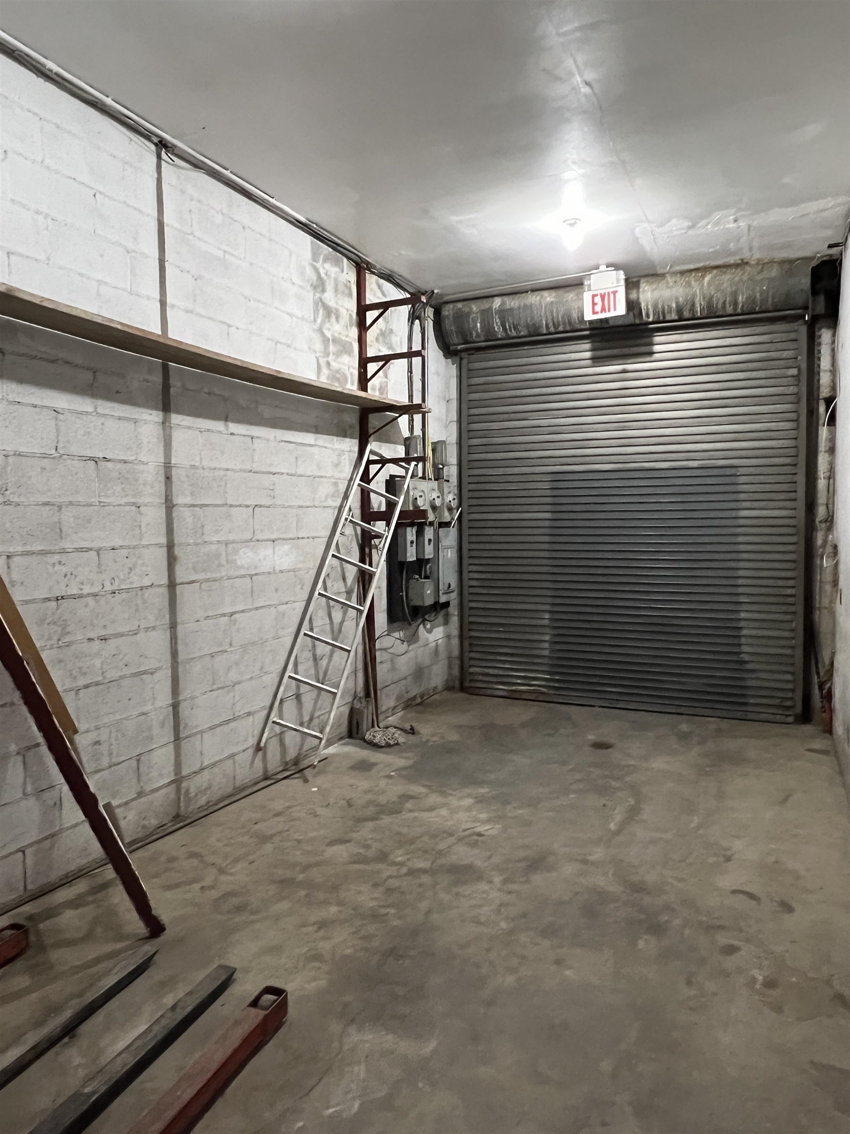 908 New York Ave Property Photo 5