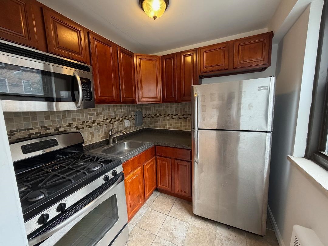 6515 Blvd East 2e Property Photo 2