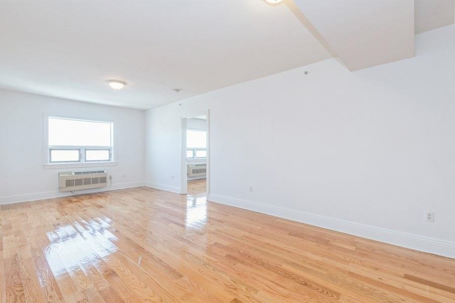 809-815 22nd St 906 Property Photo 7
