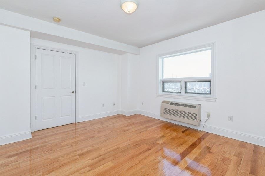 809-815 22nd St 906 Property Photo 13