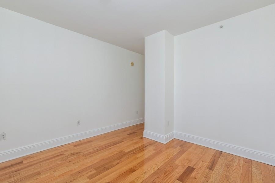 809-815 22nd St 906 Property Photo 16
