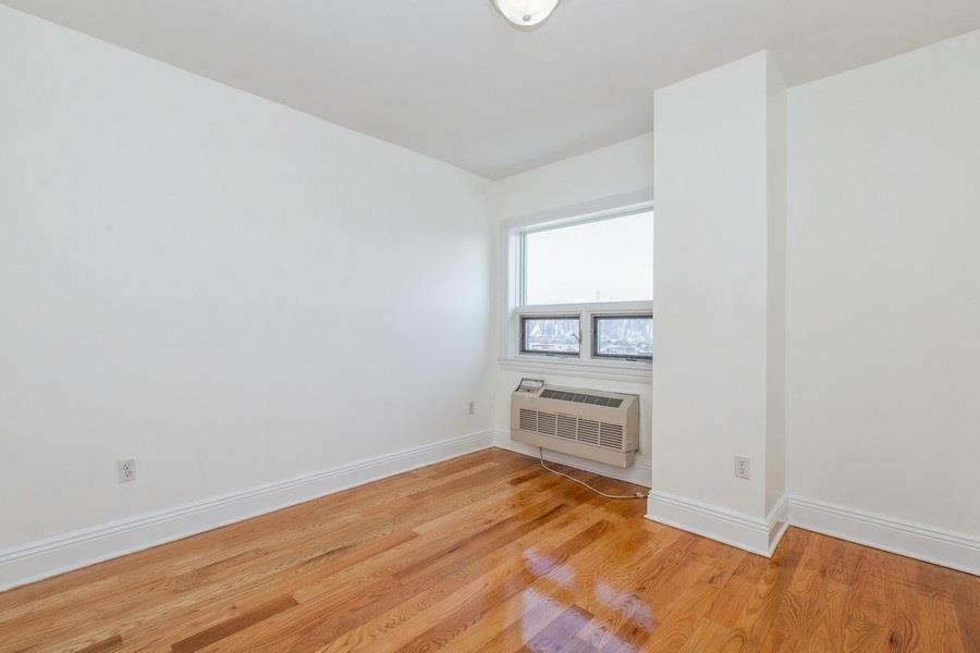 809-815 22nd St 906 Property Photo 18