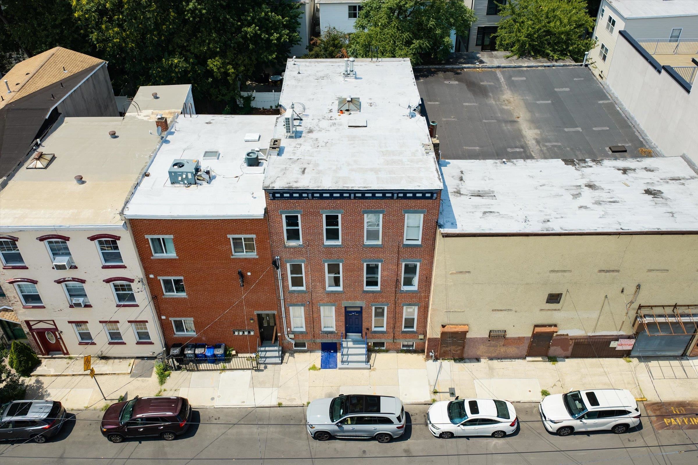 147 New York Ave 1l Property Photo 25