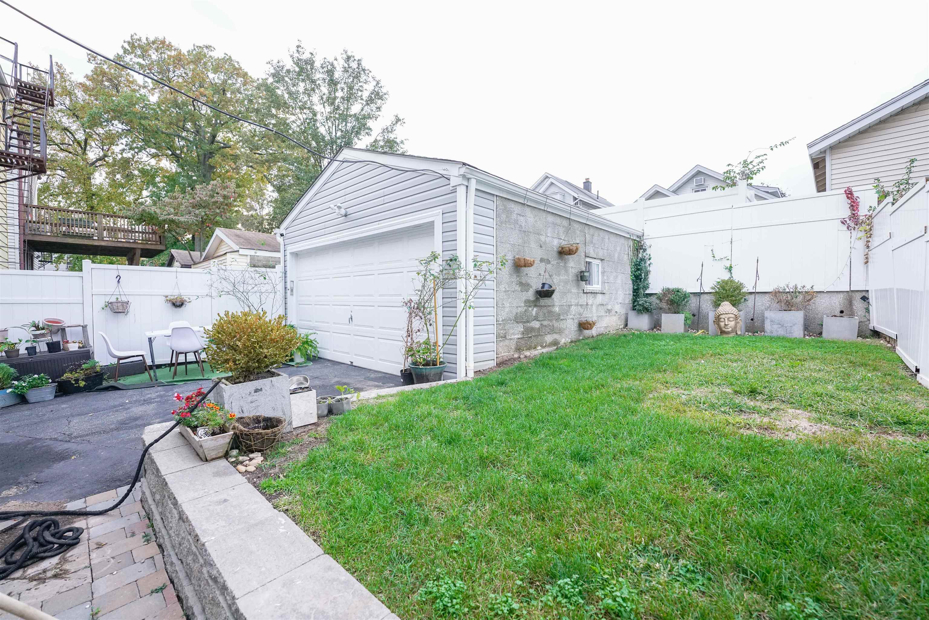 249 Beech St Property Photo 45