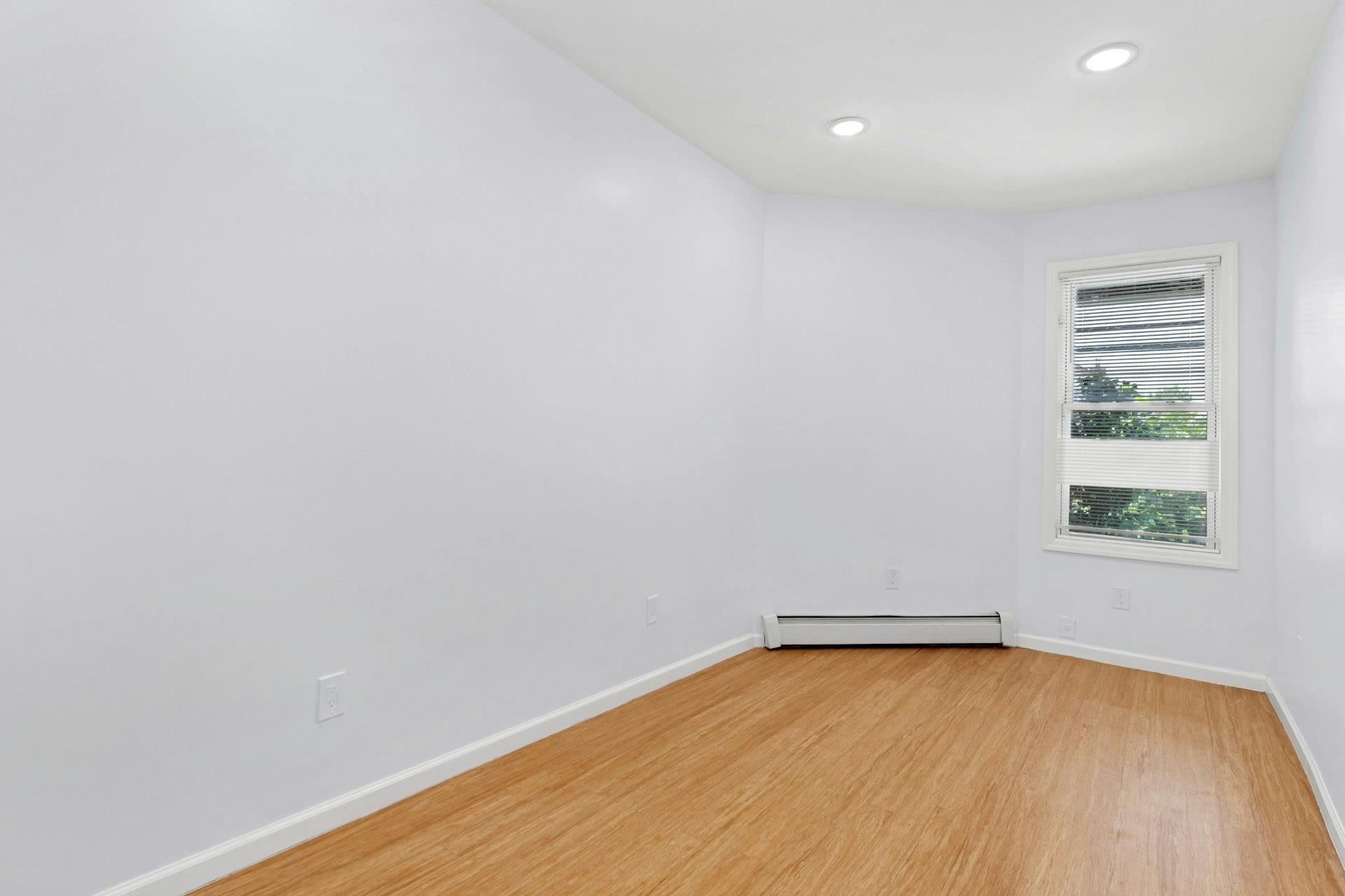 344 Danforth Ave Unit 1 Property Photo 9