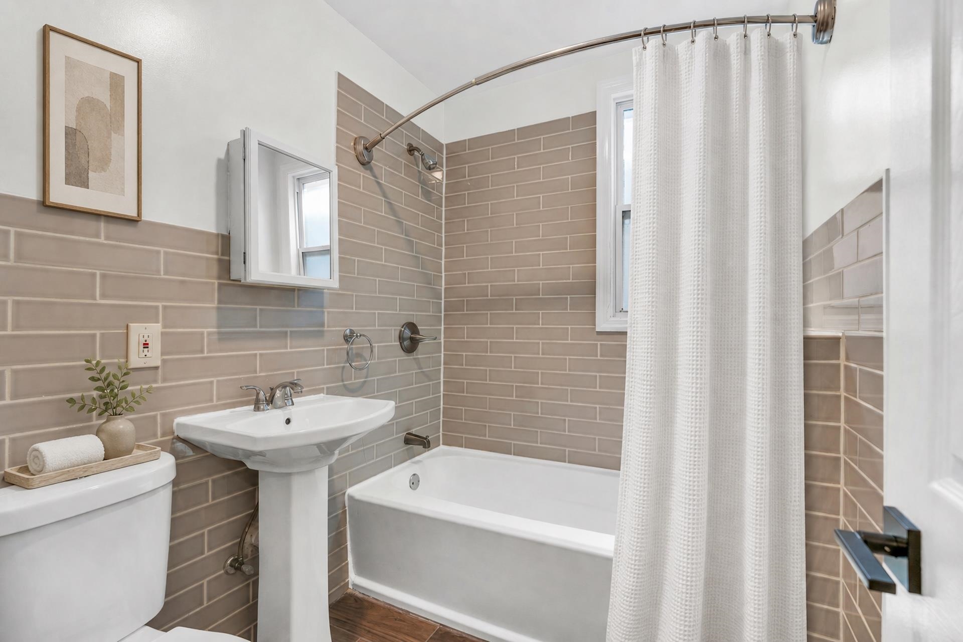 344 Danforth Ave Unit 1 Property Photo 10