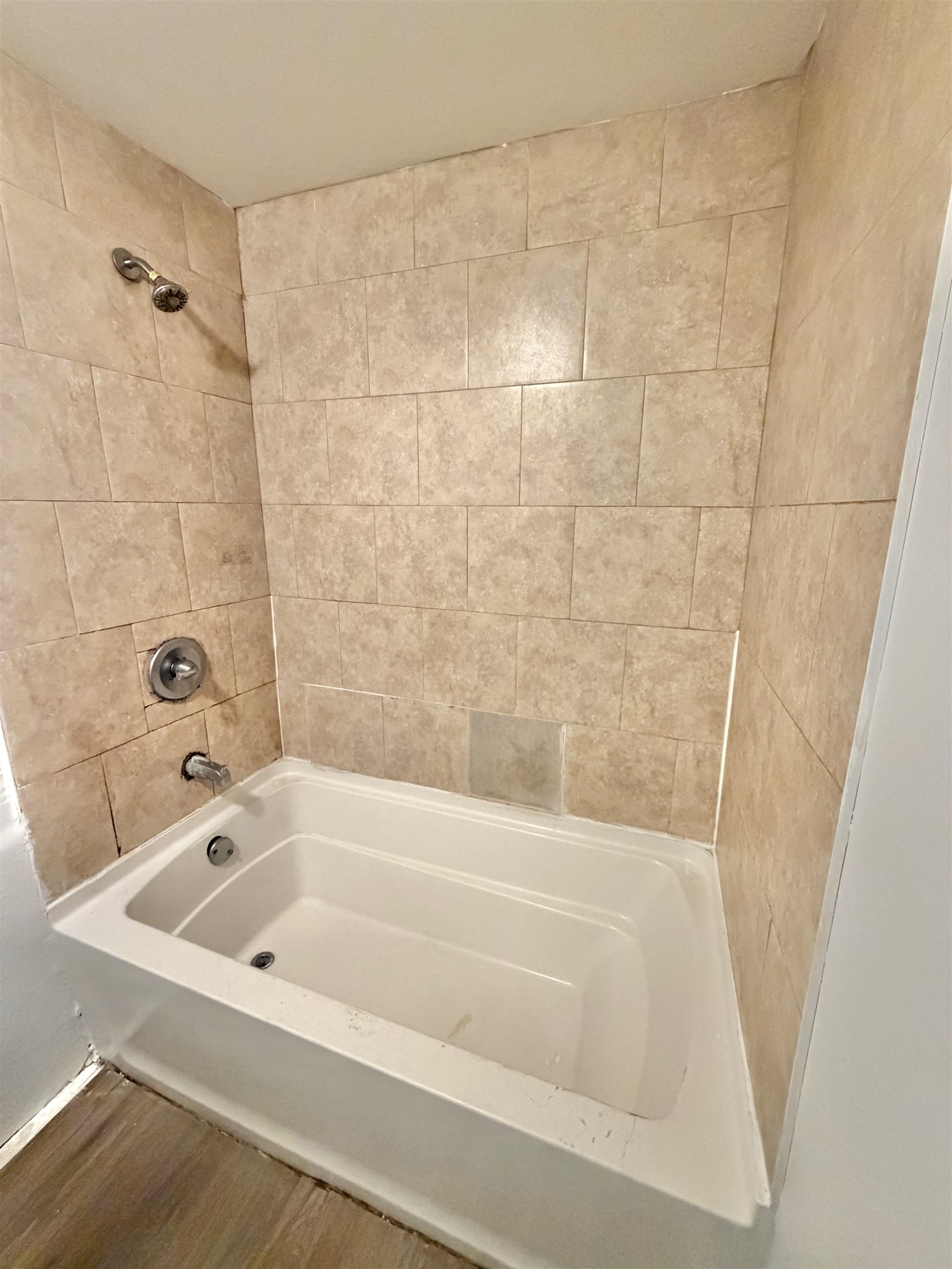 33 Fulton Ave 1 Property Photo 6