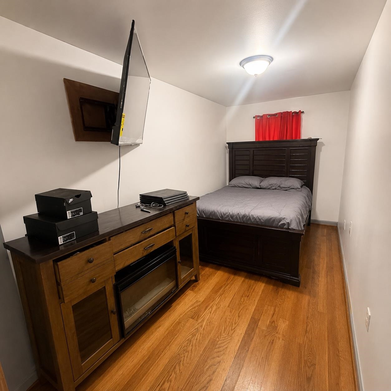 281 Forrest St Property Photo 6