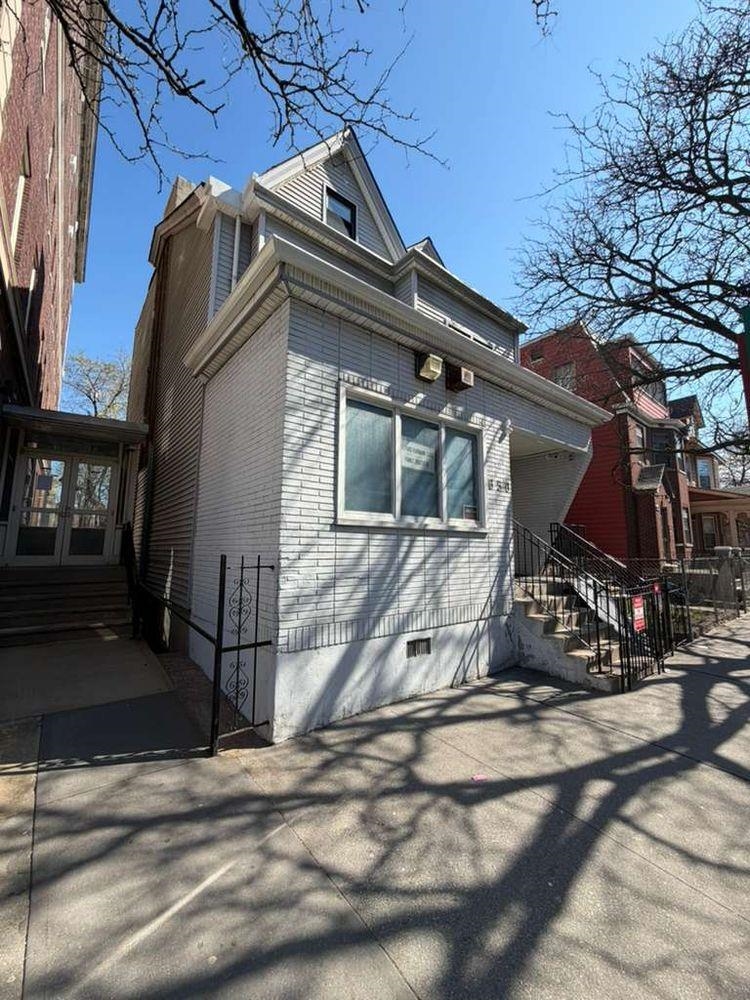 650 Bergen Ave Property Photo 2