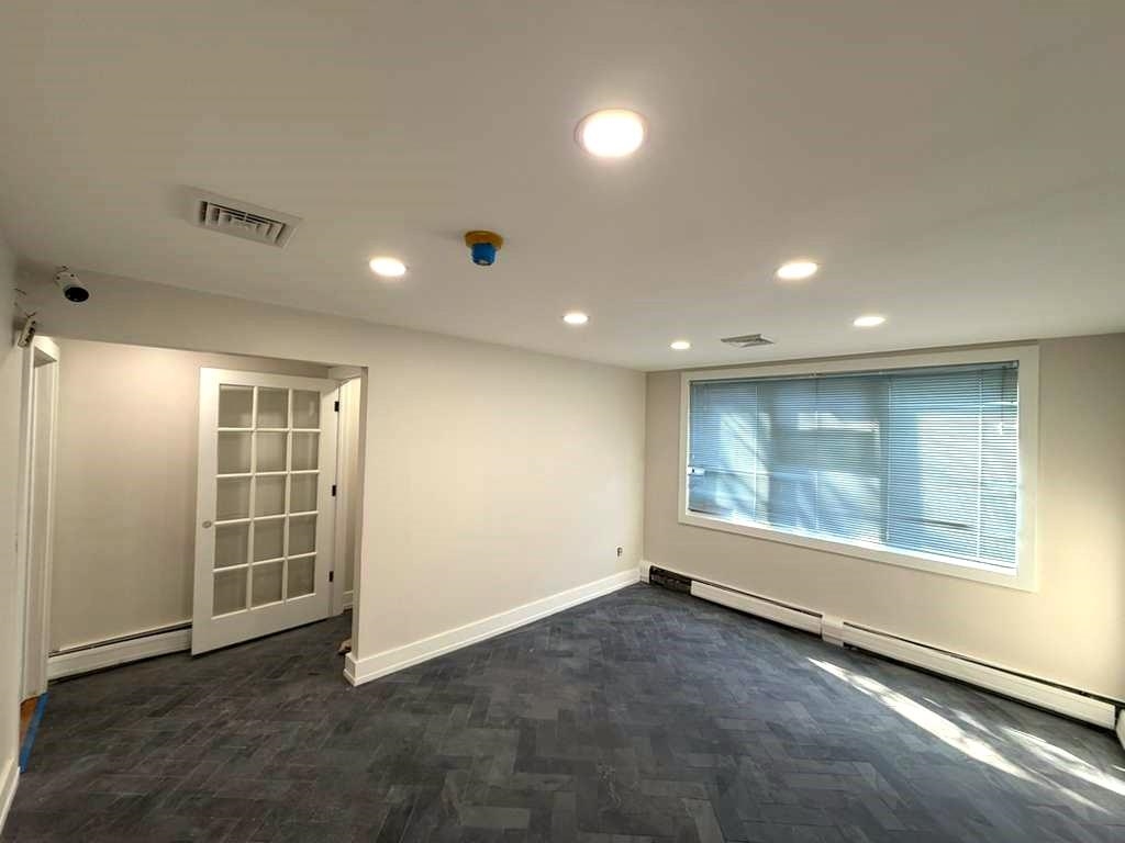 650 Bergen Ave Property Photo 7