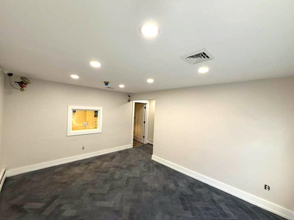 650 Bergen Ave Property Photo 10