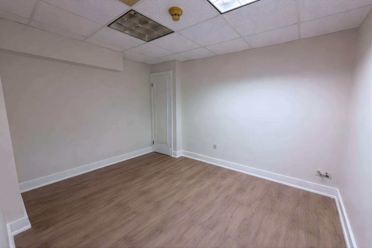 650 Bergen Ave Property Photo 17