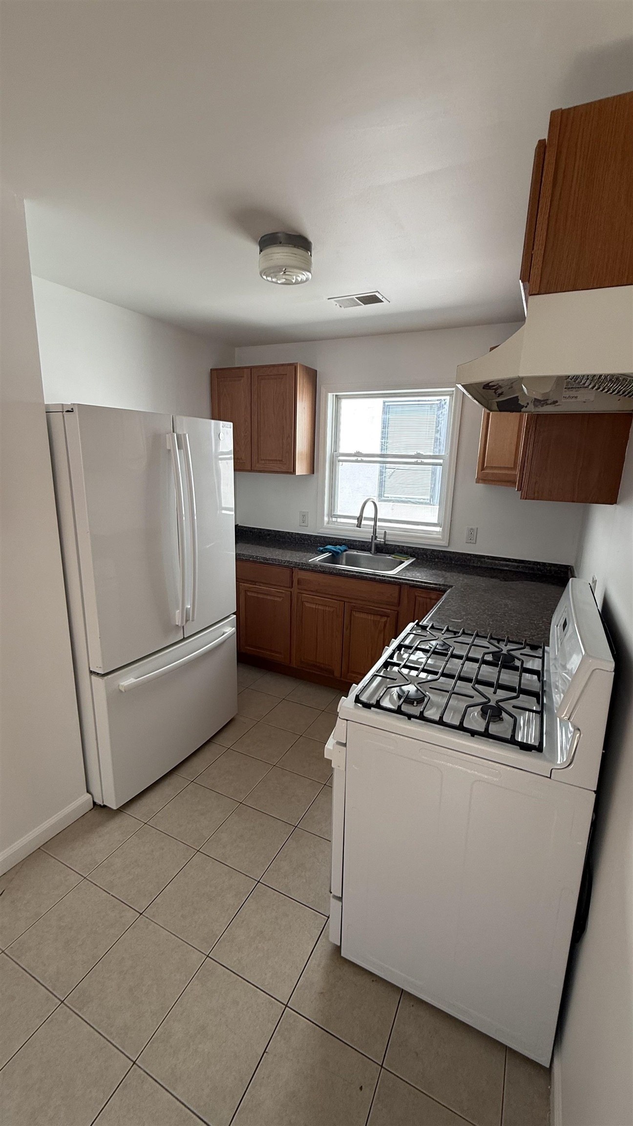 51 Godwin Ave 2 Second Floor Property Photo 5