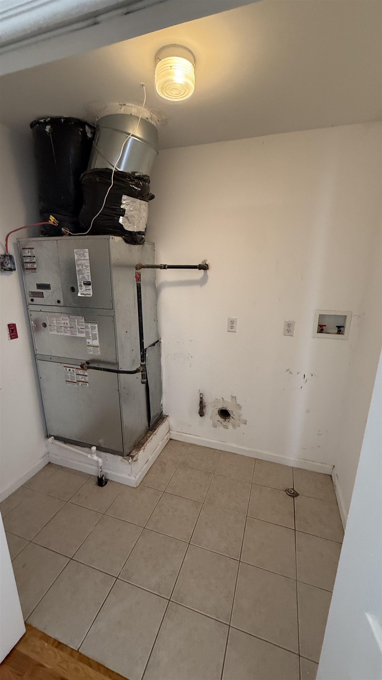 51 Godwin Ave 2 Second Floor Property Photo 6