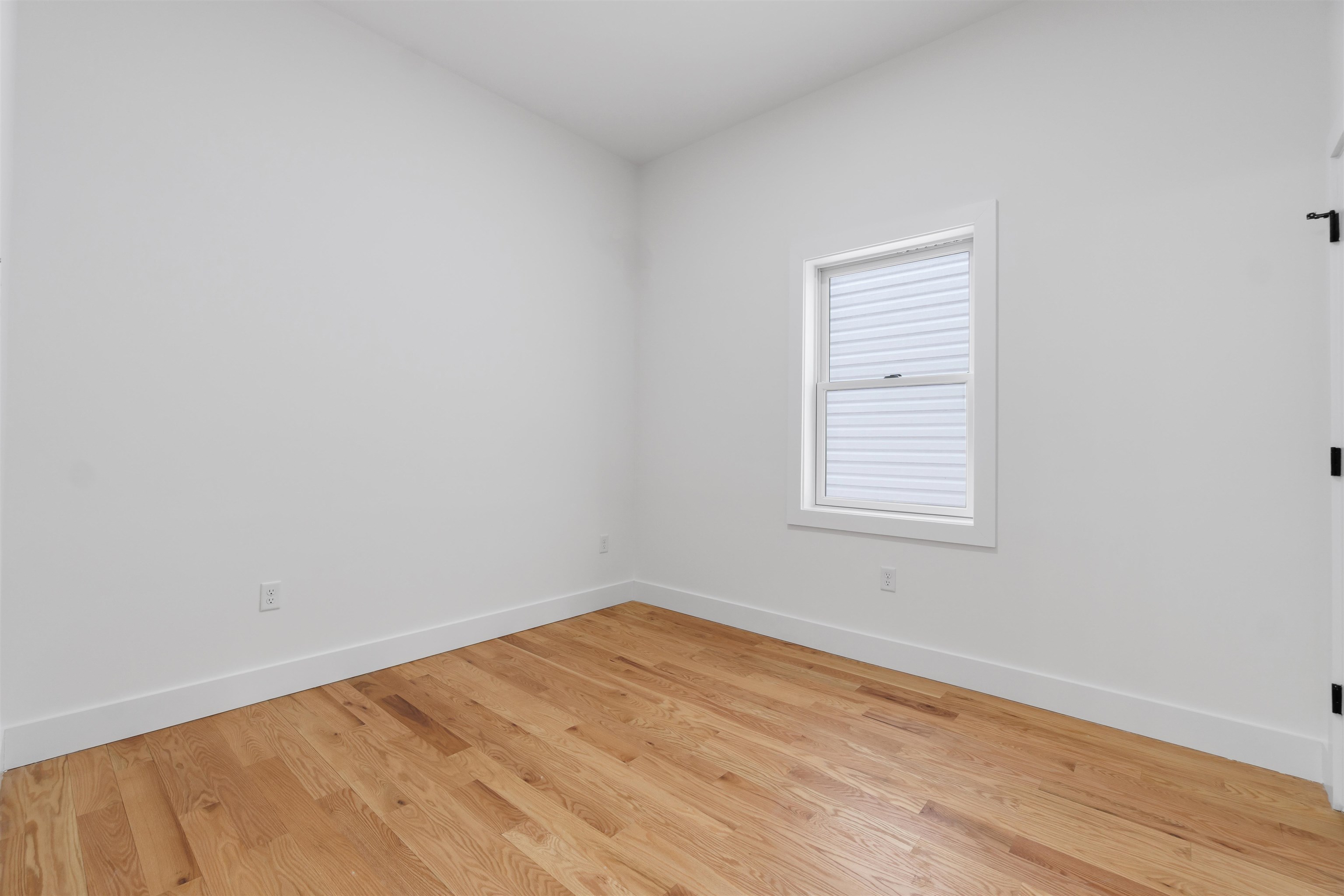 94 Van Horne St 2 Property Photo 18