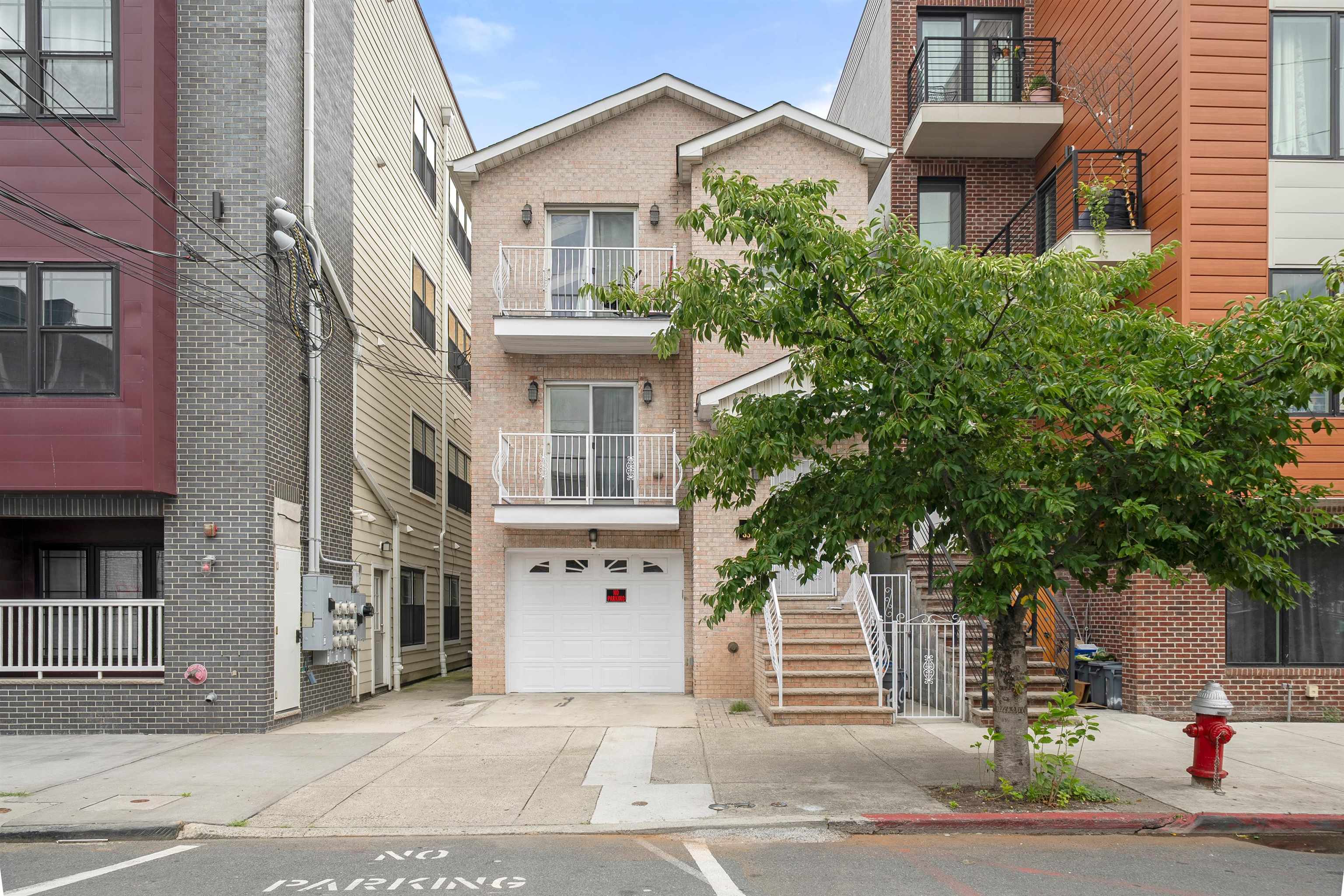 38 Vroom St Property Photo 1