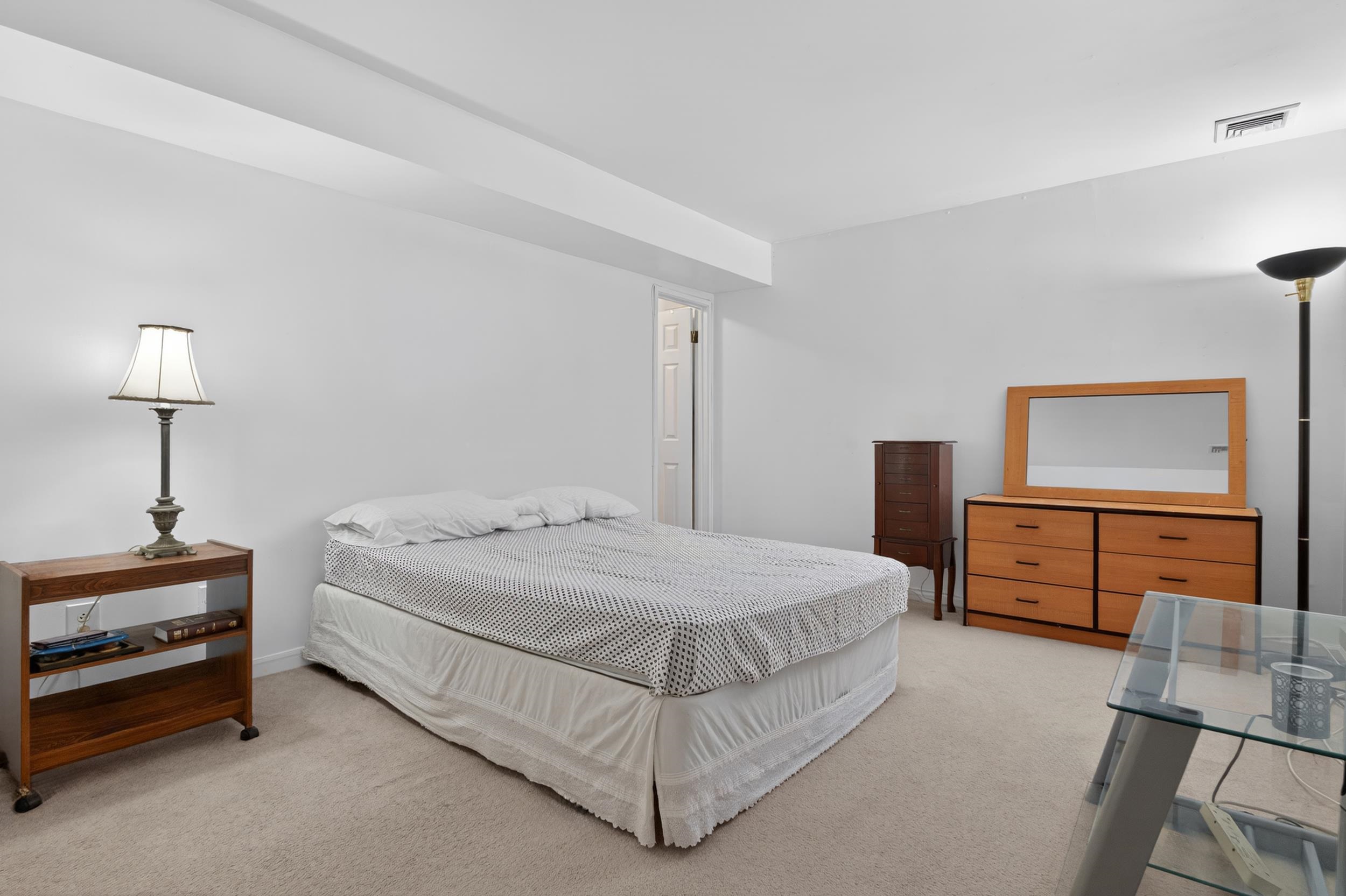 126 West 33rd St Property Photo 19