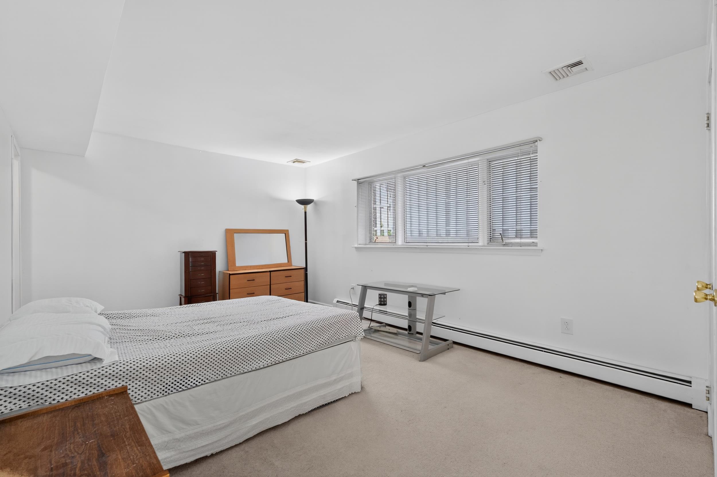 126 West 33rd St Property Photo 20