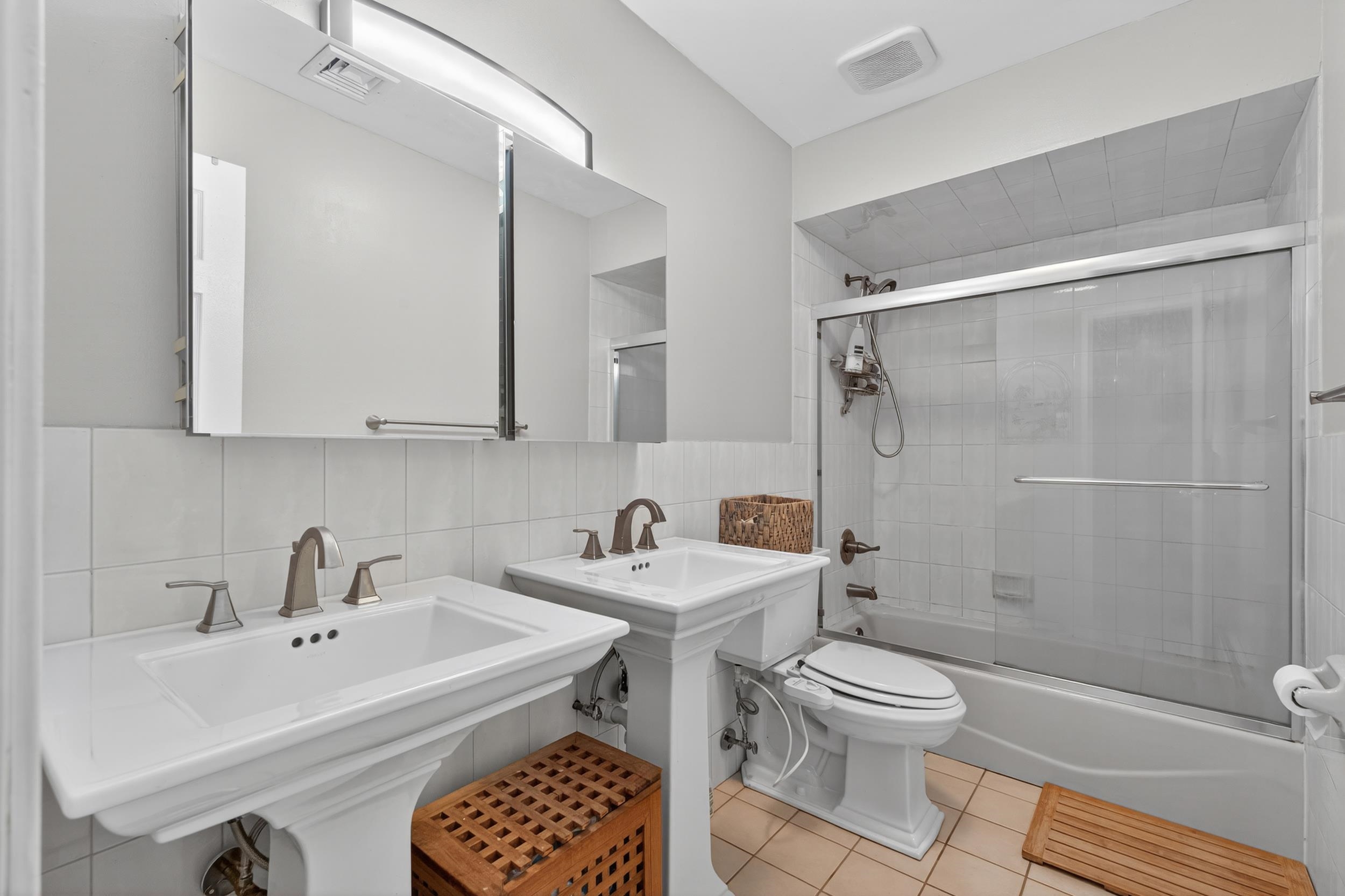 126 West 33rd St Property Photo 25