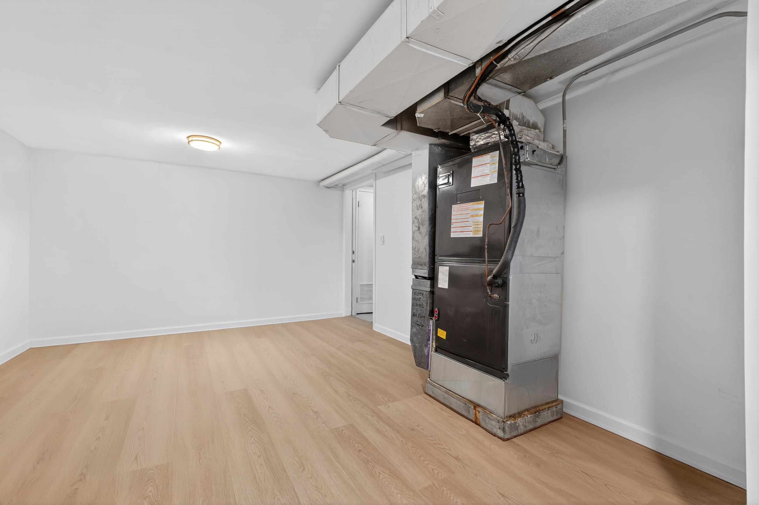 126 West 33rd St Property Photo 27