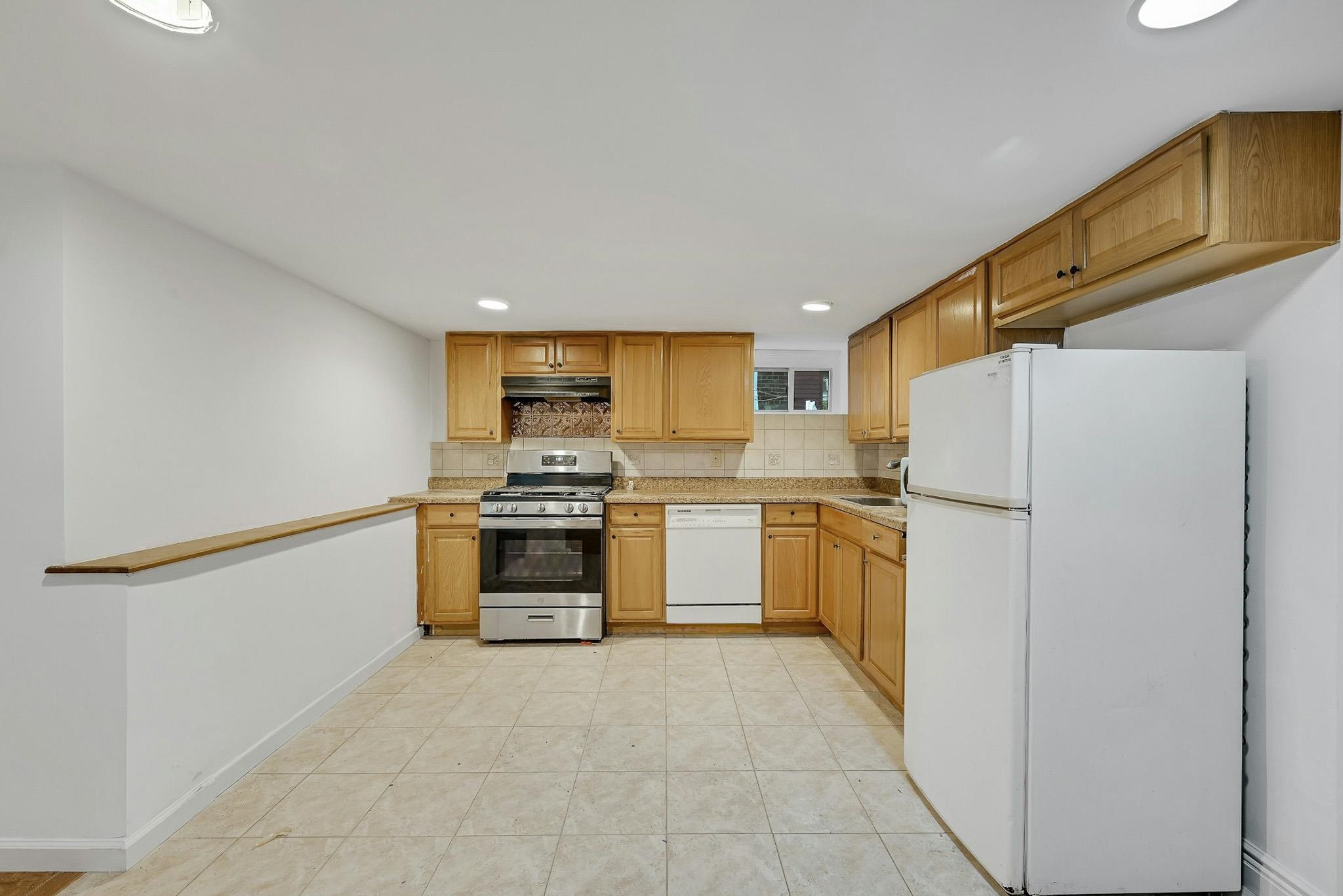 8804 3rd Ave Property Photo 4
