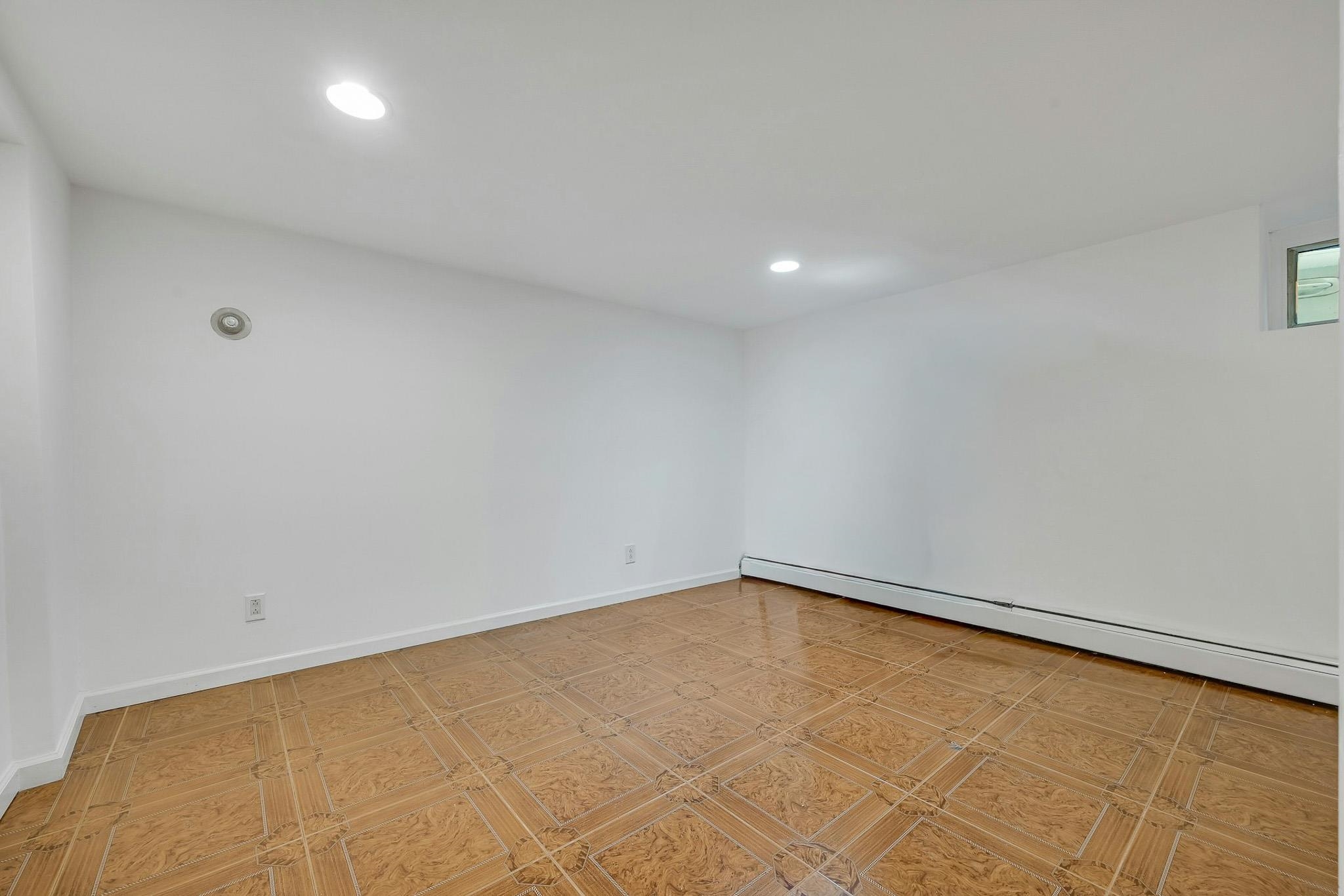8804 3rd Ave Property Photo 5