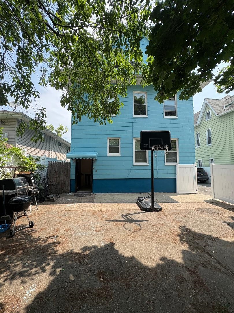 21 Danforth Ave Property Photo 3