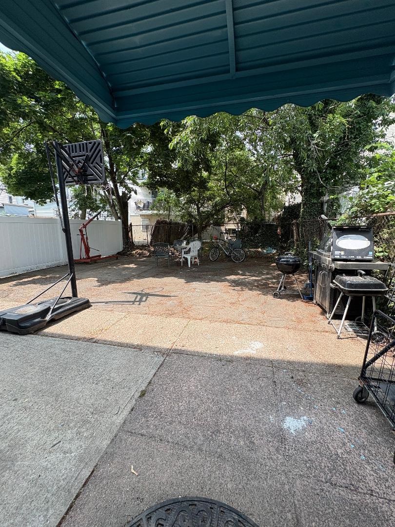 21 Danforth Ave Property Photo 4