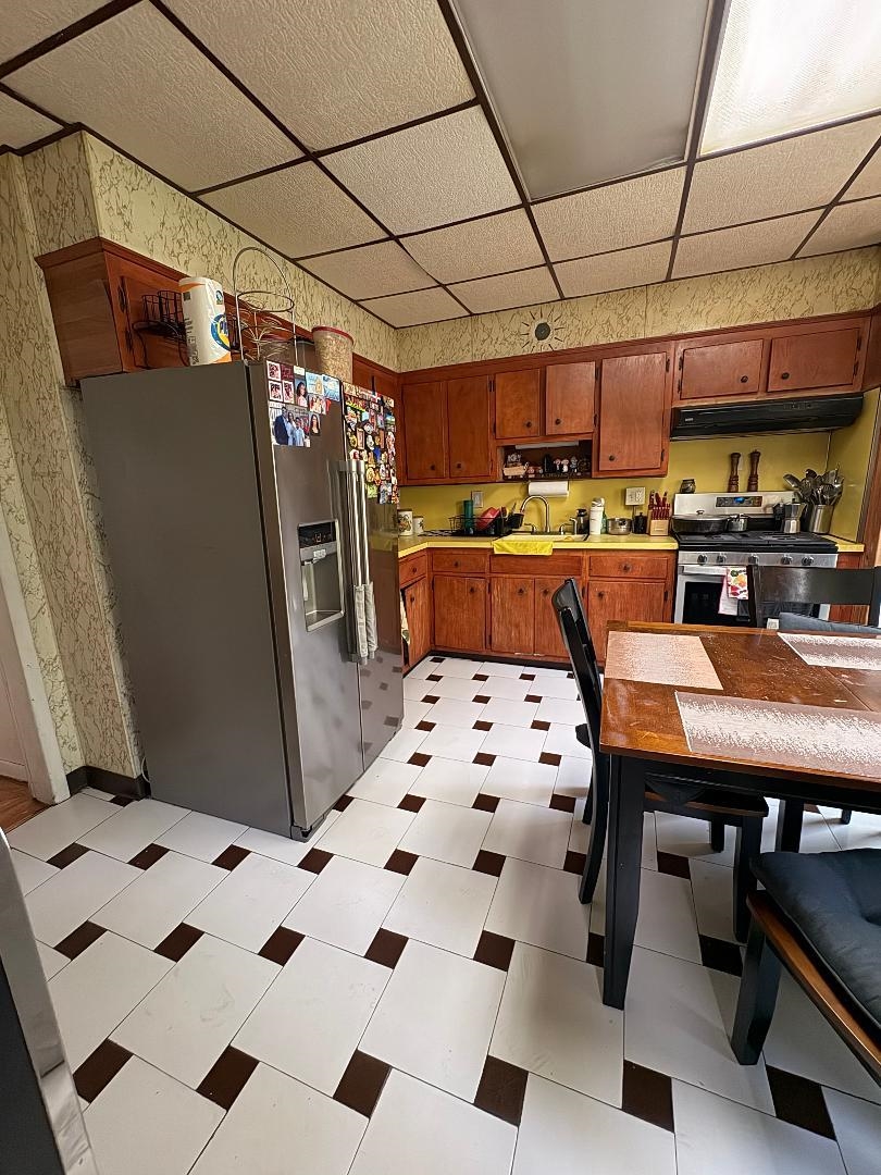 21 Danforth Ave Property Photo 8