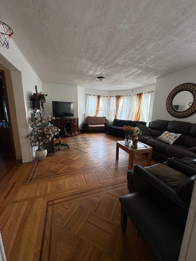 21 Danforth Ave Property Photo 15