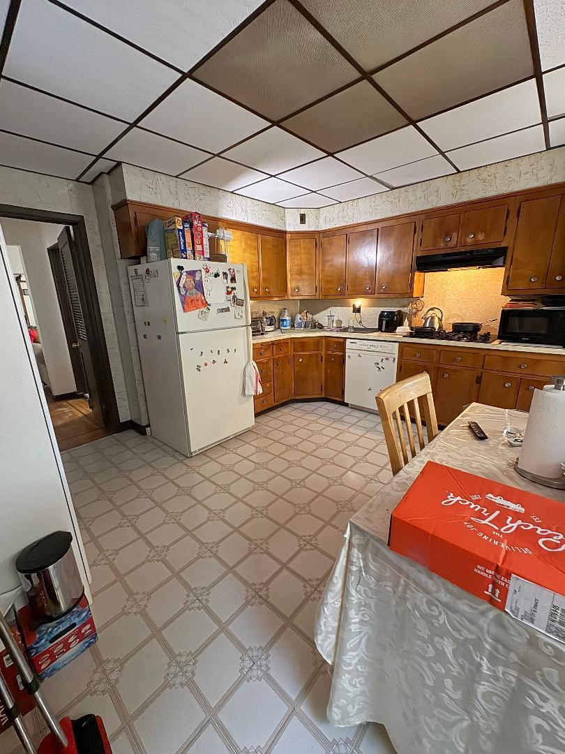 21 Danforth Ave Property Photo 16