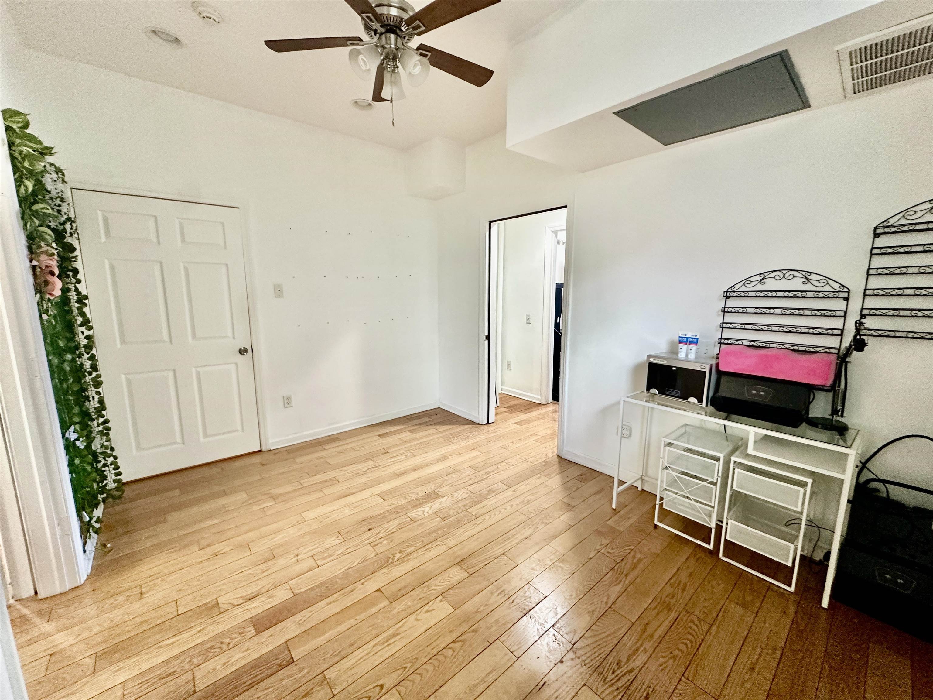 606 Kennedy Blvd Property Photo 9