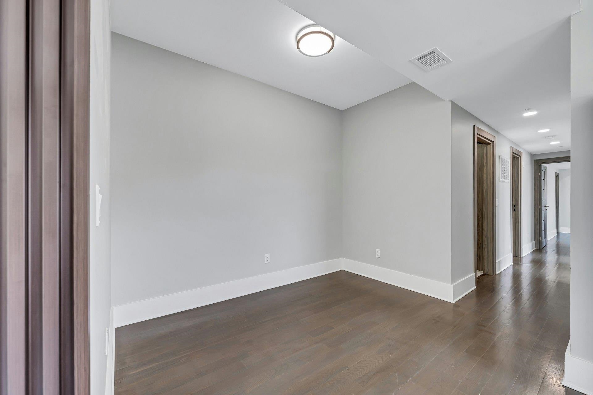 76 Corbin Ave 4 Property Photo 8