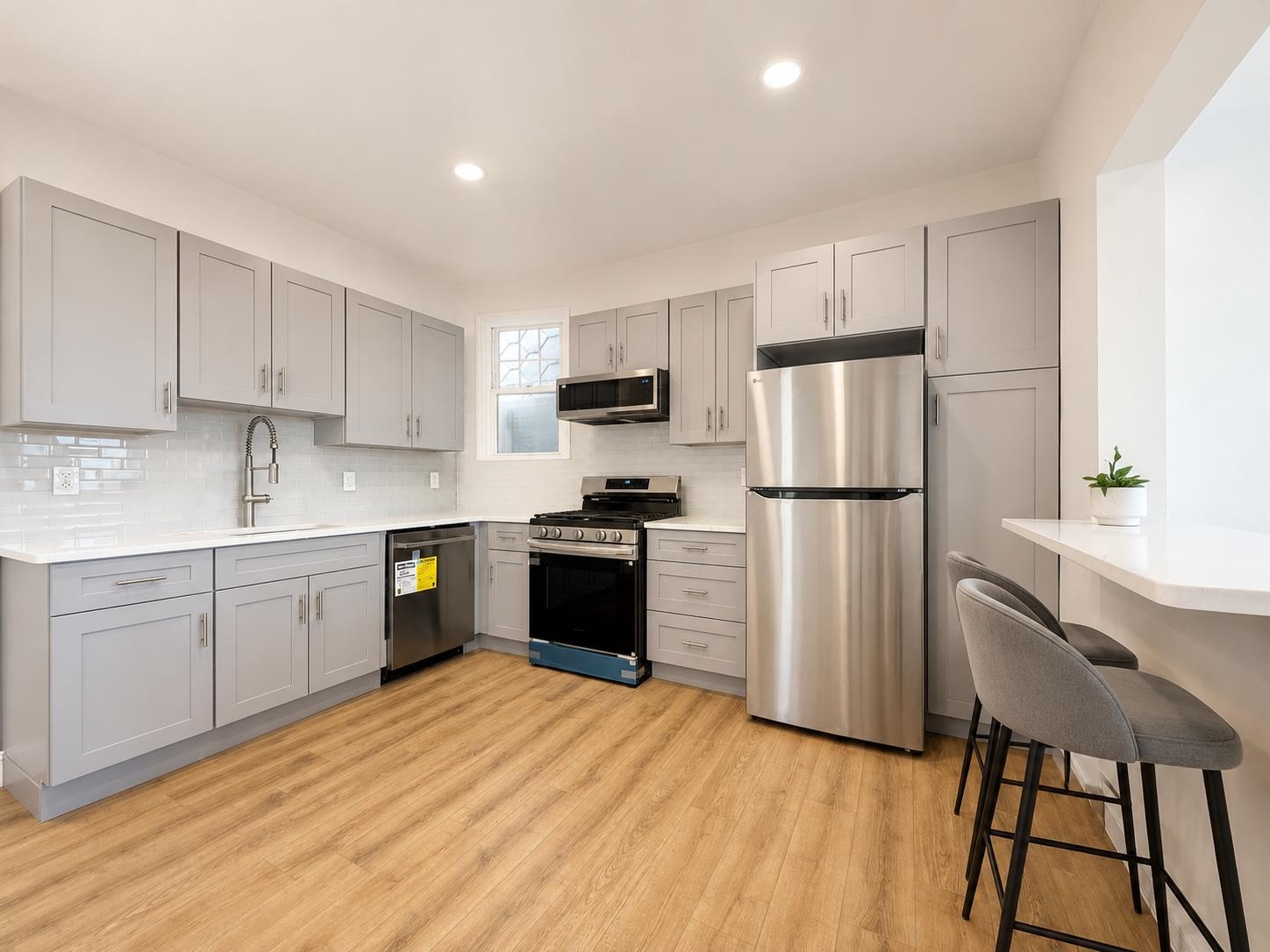 892 BROADWAY #2 Property Photo 1