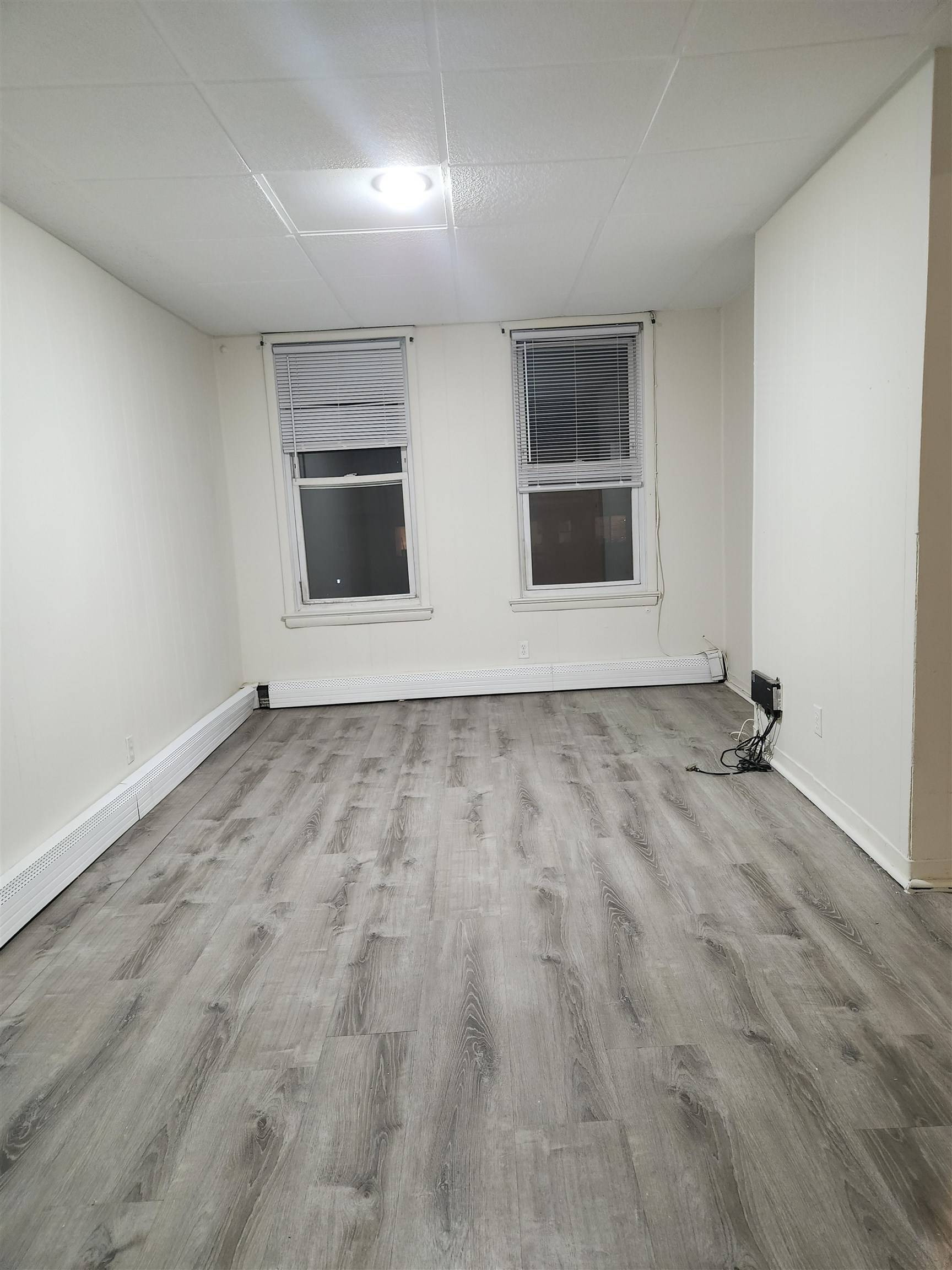 494 West Side Ave Property Photo 2