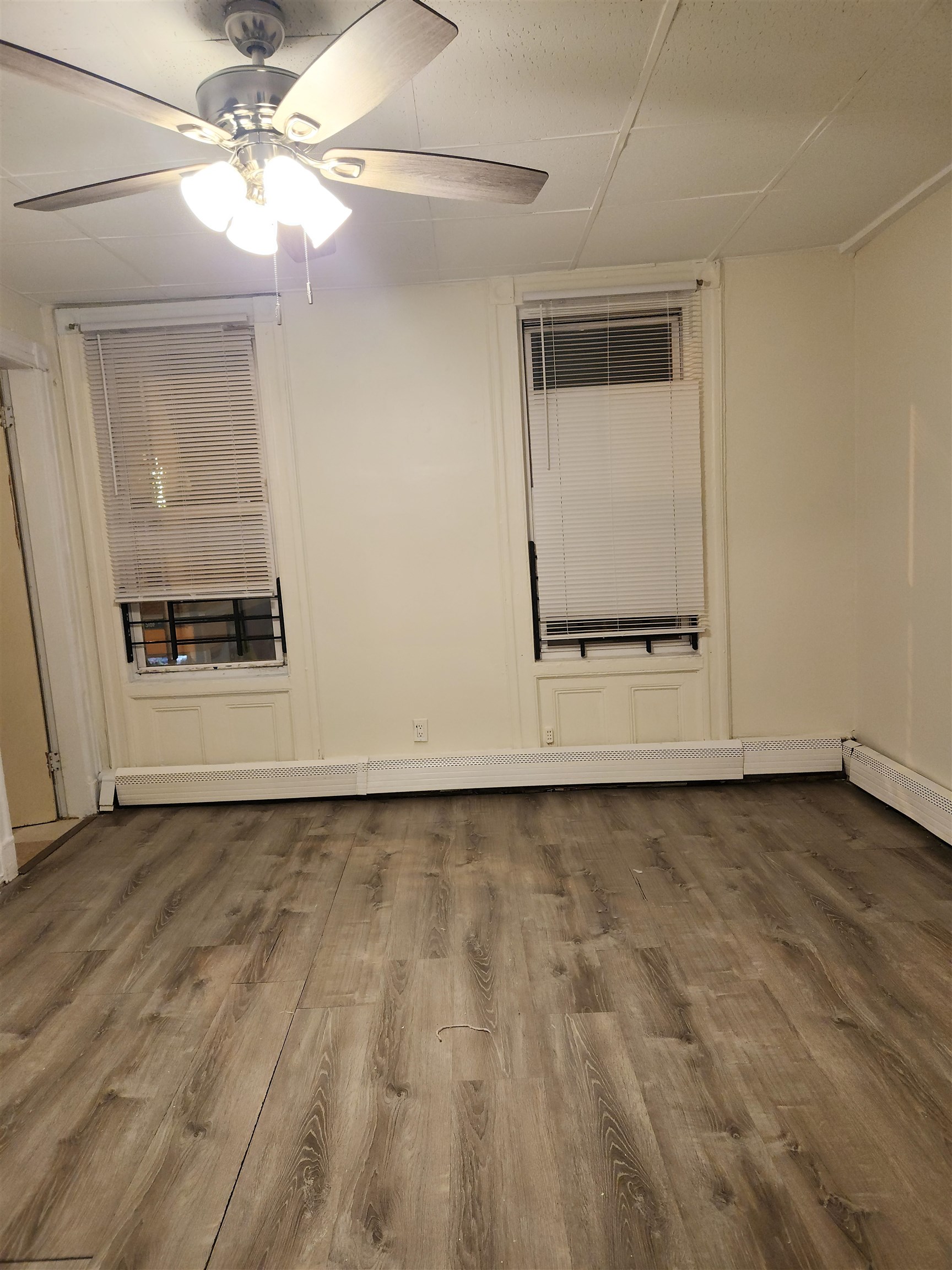 494 West Side Ave Property Photo 5