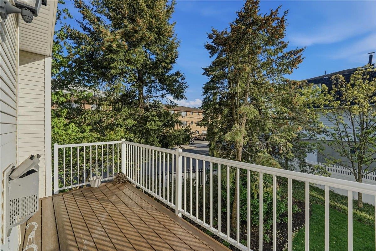 2 Marina Dr Property Photo 4