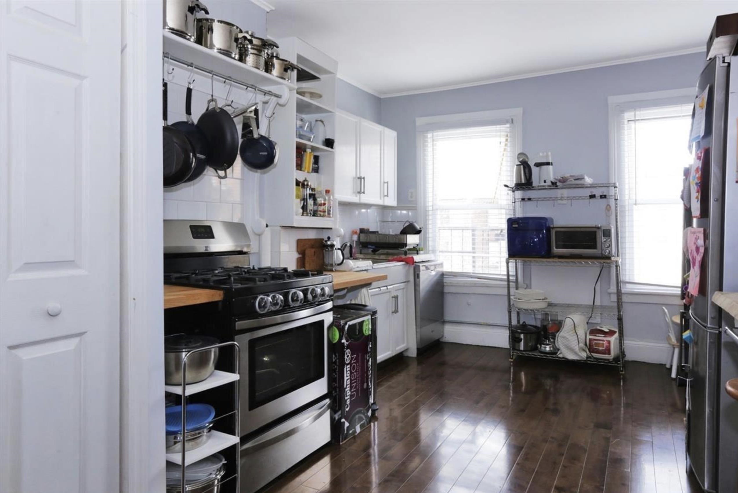 284 7th St Property Photo 15