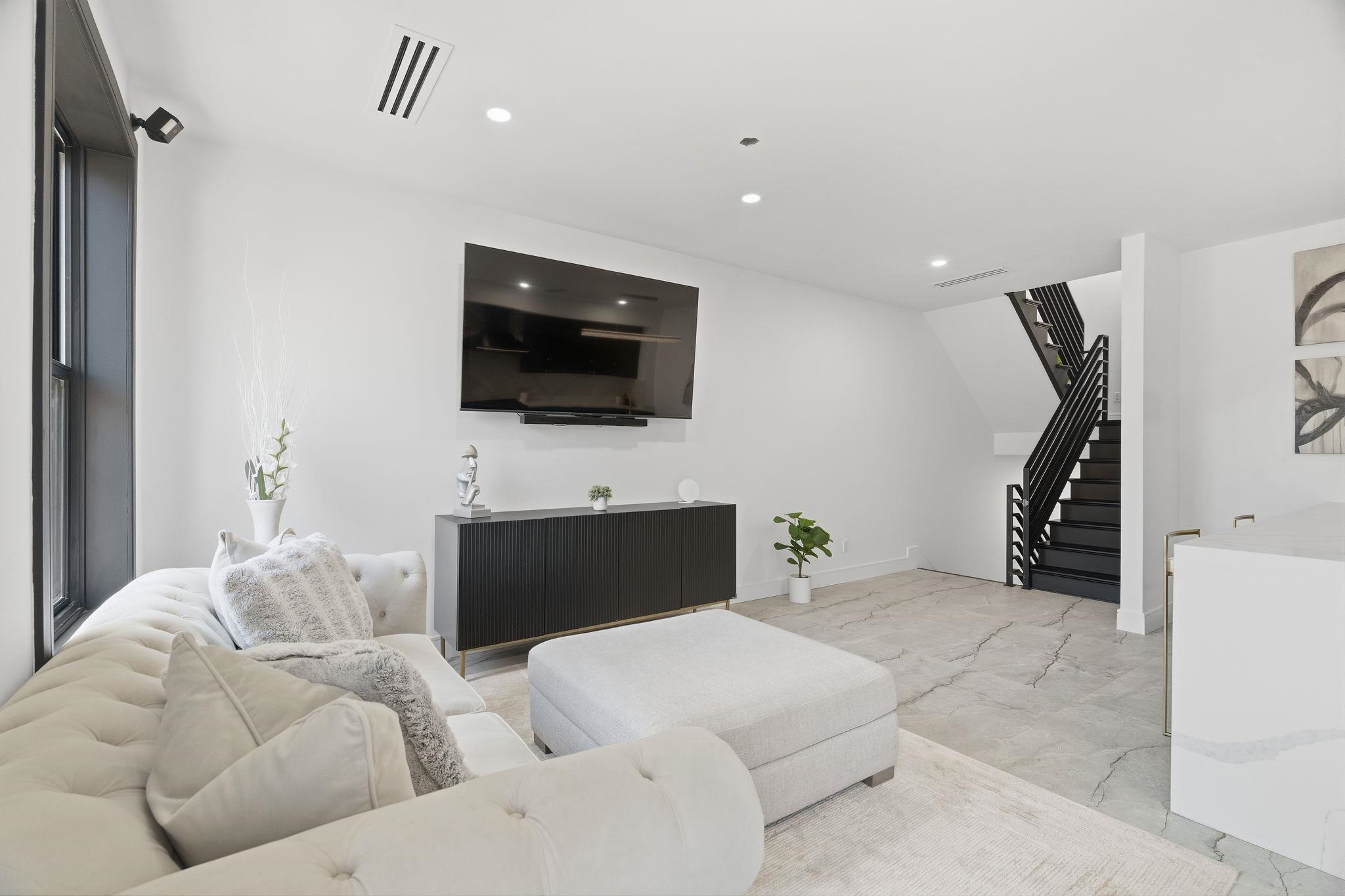 9 Minerva St 2 Property Photo 9