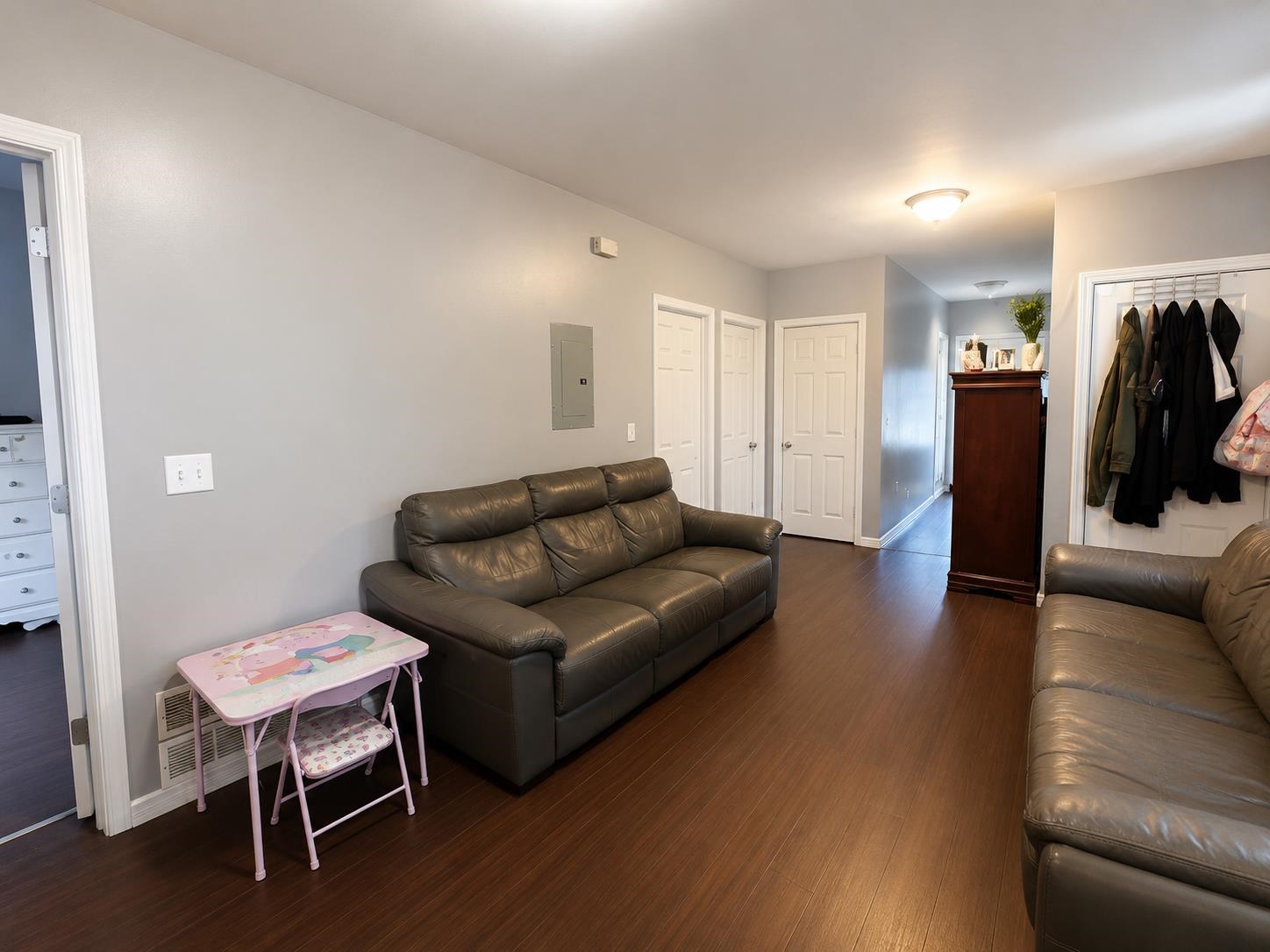 47 Oak St Property Photo 2