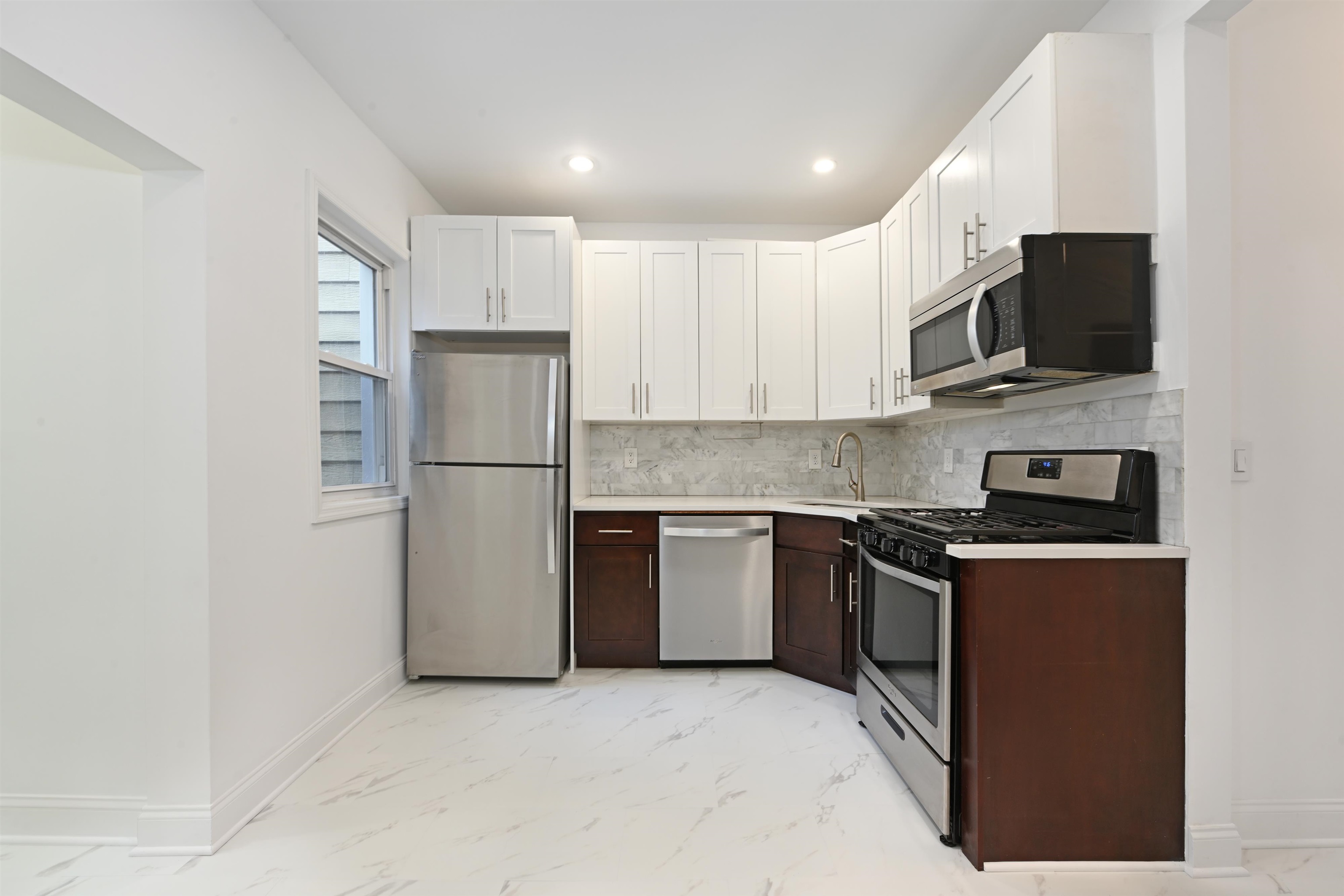 3452 KENNEDY BLVD 1 Property Photo 1