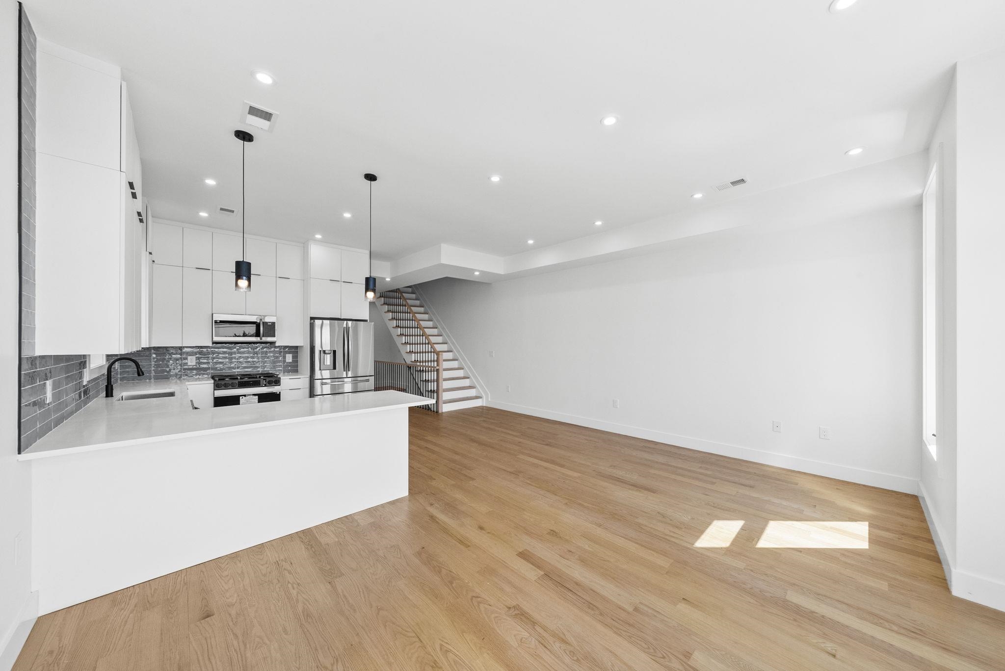 100 Terrace Ave 2 Property Photo 4