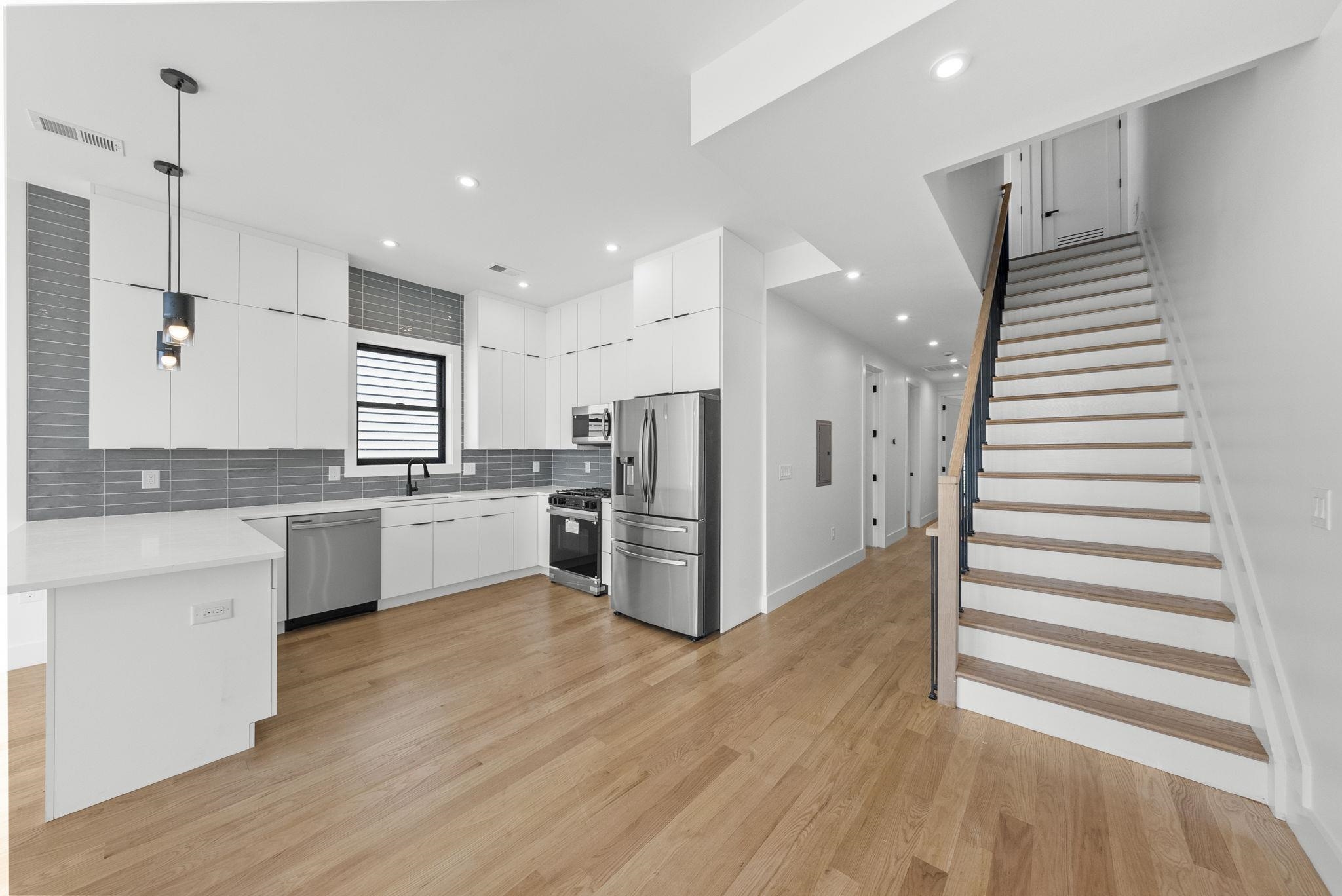 100 Terrace Ave 2 Property Photo 7