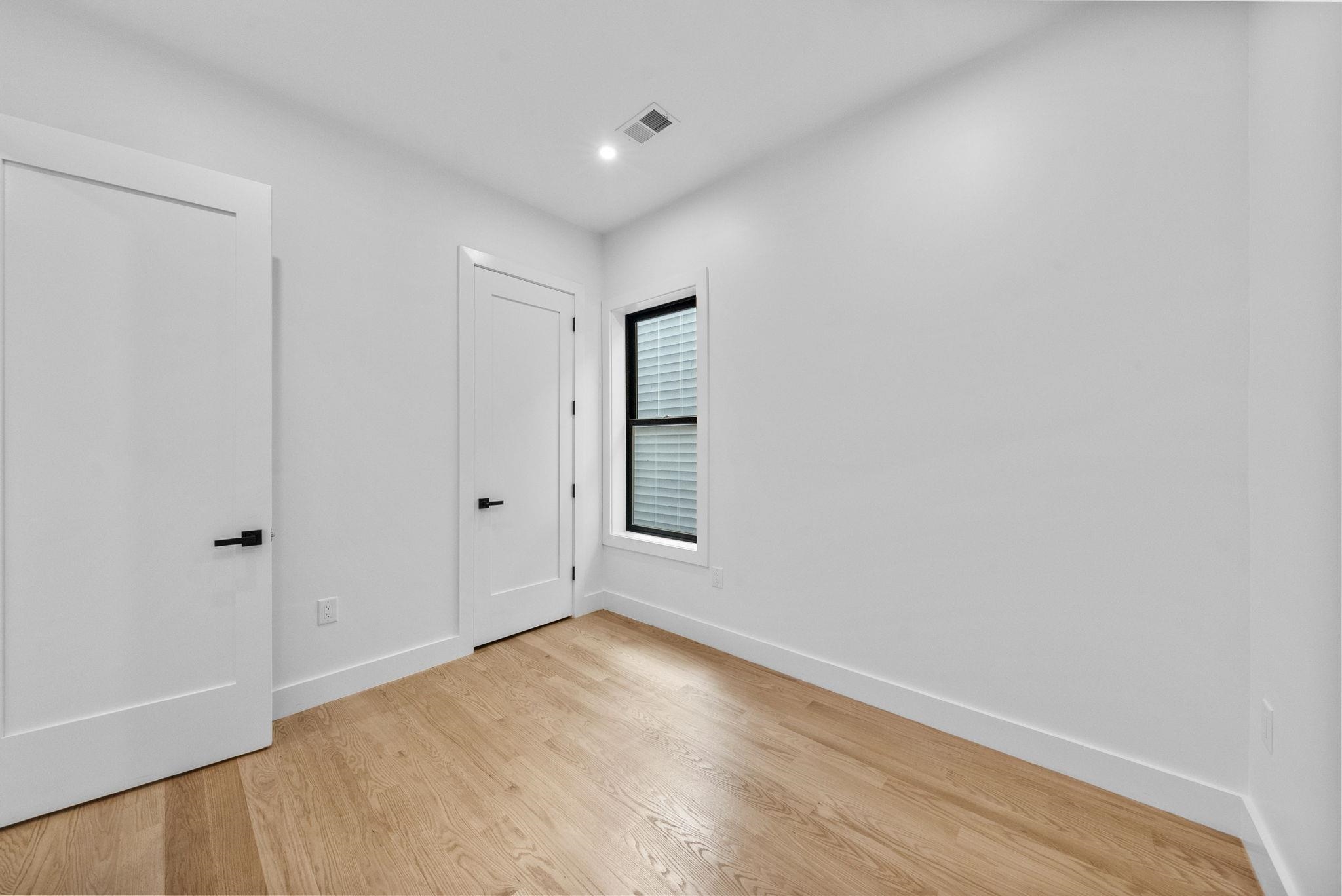 100 Terrace Ave 2 Property Photo 18