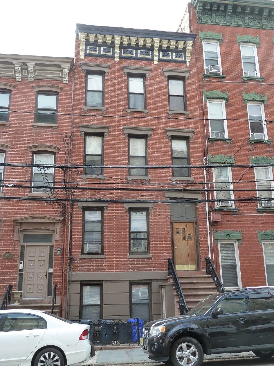 936 WILLOW AVE 3 Property Photo 1