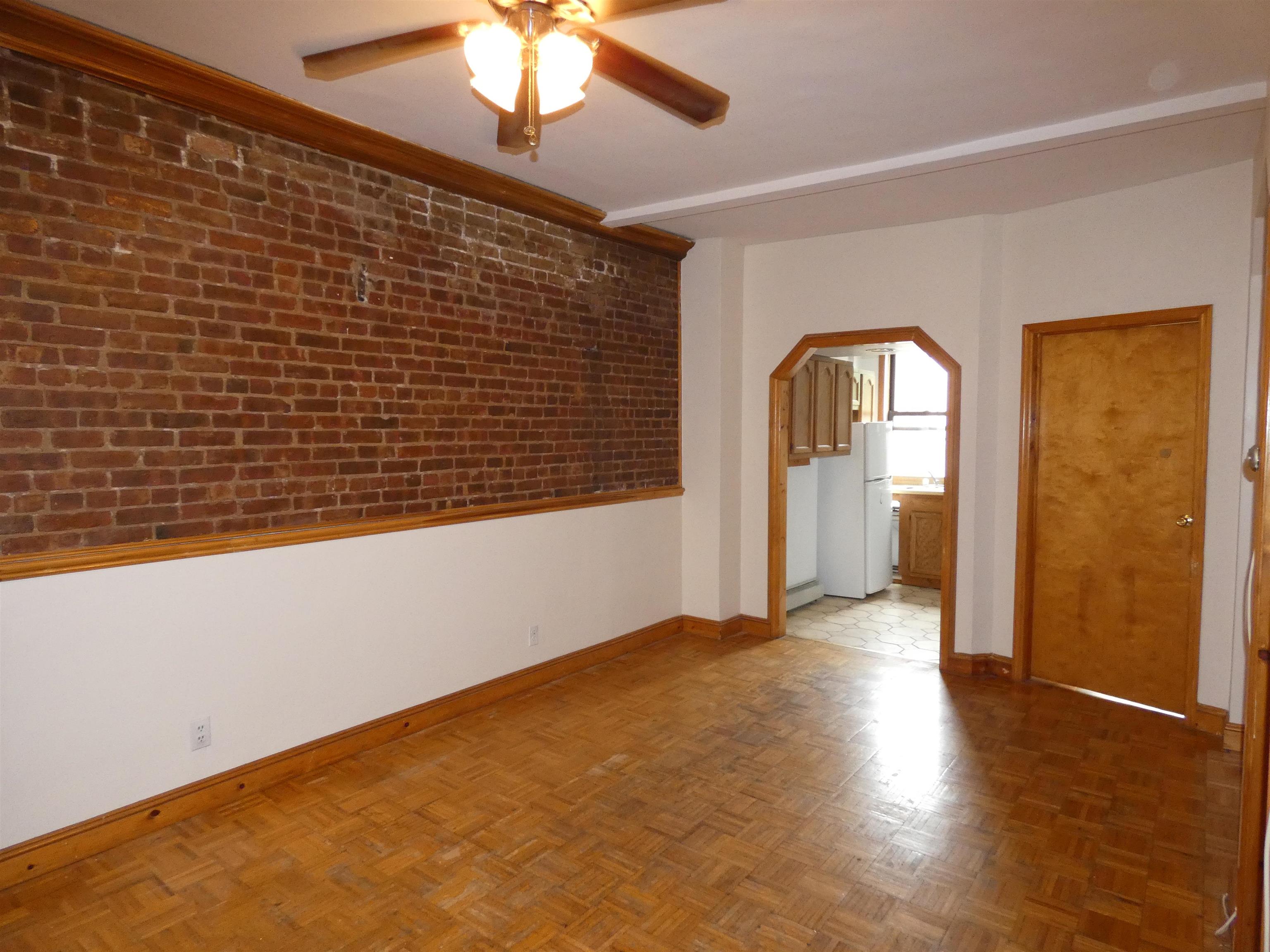 936 Willow Ave 3 Property Photo 2